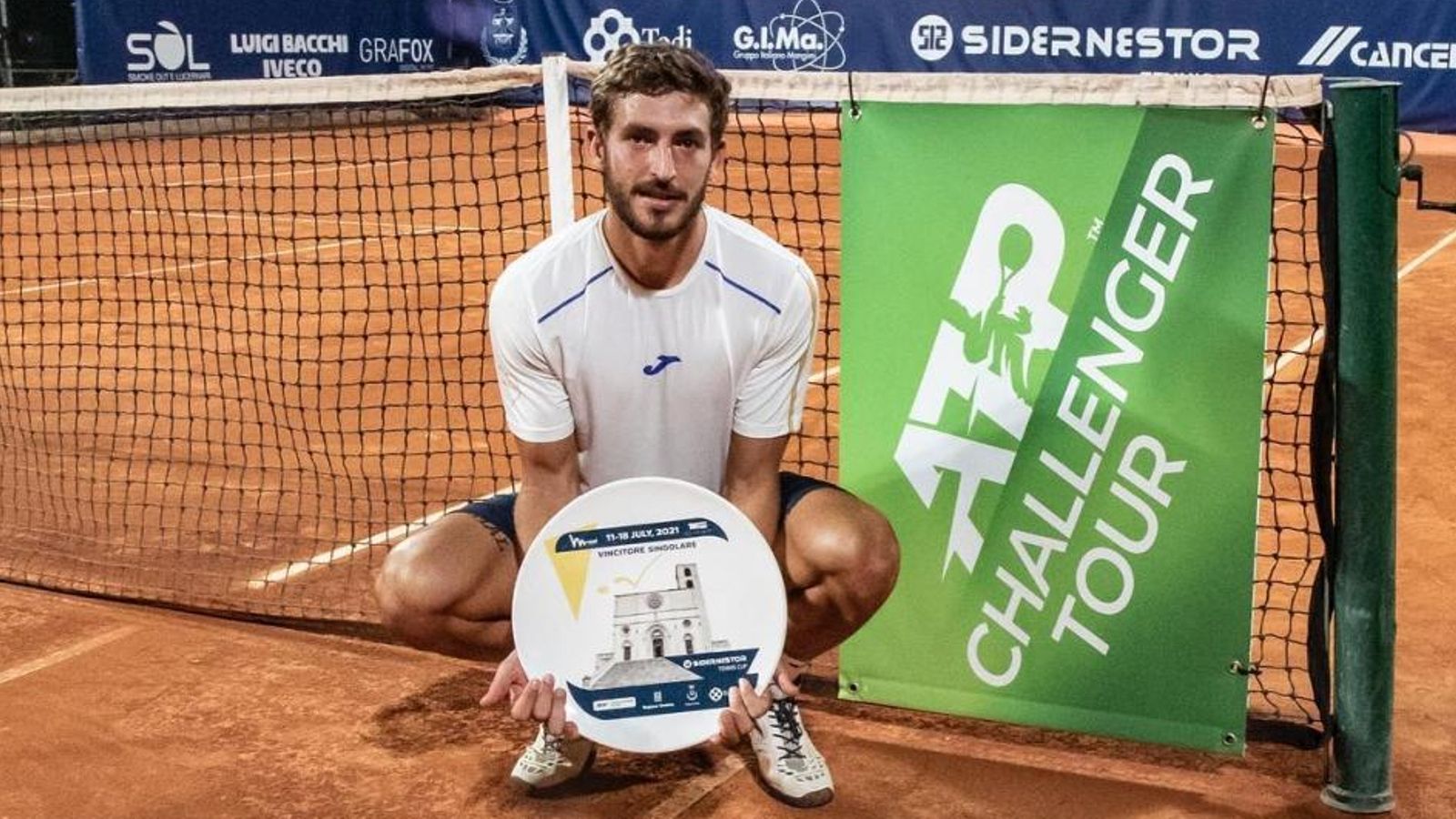 Vilella, amb el títol aconseguir a Tori