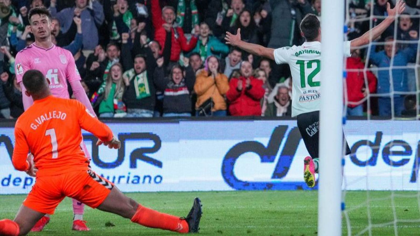 Guille Vallejo es lamenta després del segon gol local