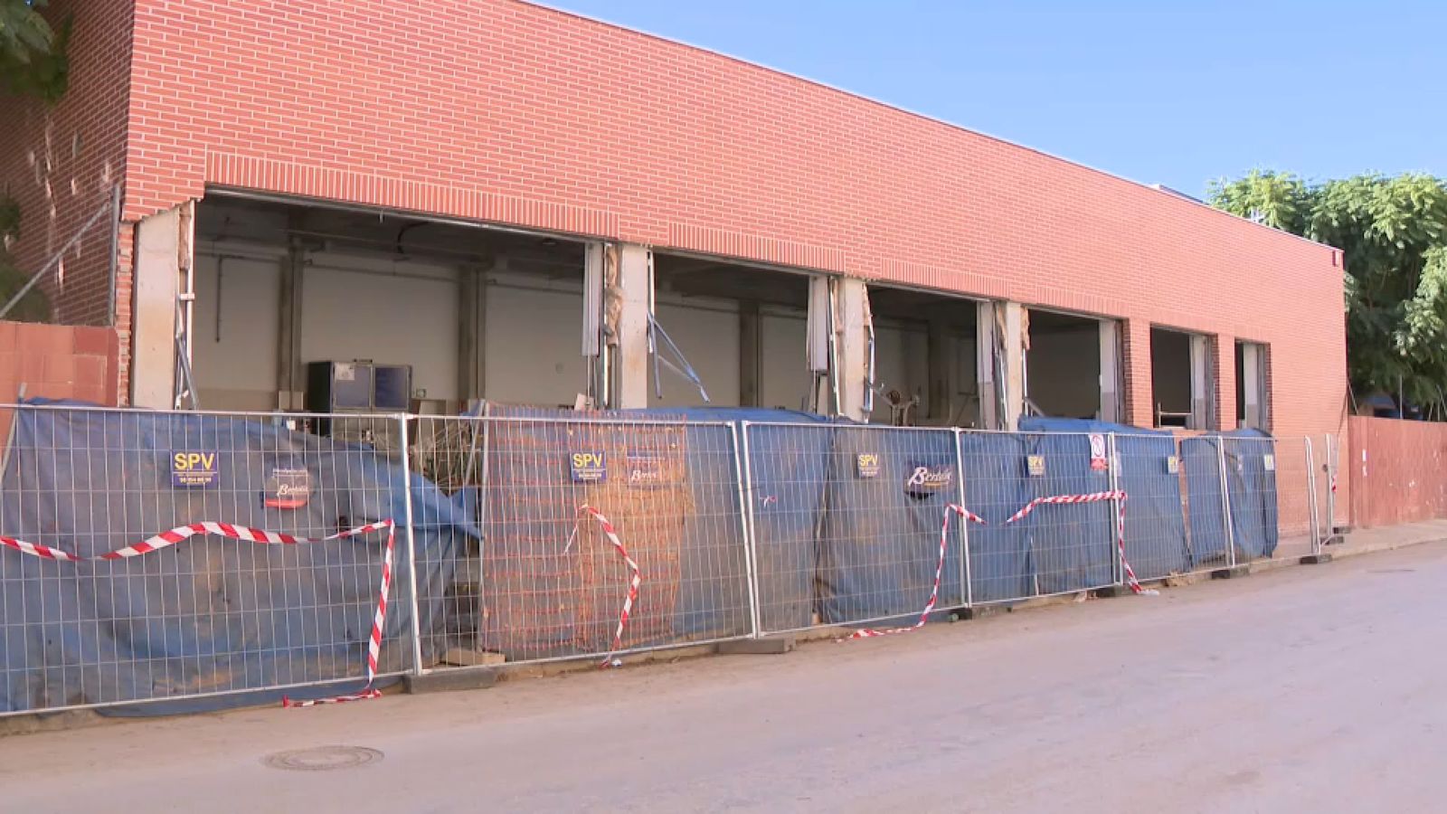 Un dels centres de l'Horta on l'alumnat encara no ha représ les classes perquè l'AMPA assegura que no ha rebut el certificat que acredita la seguretat