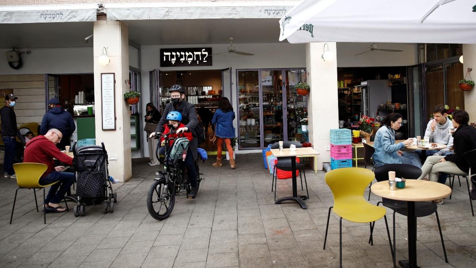 Cafeteries i restaurants han tornat a obrir les portes al públic des d'aquest diumenge