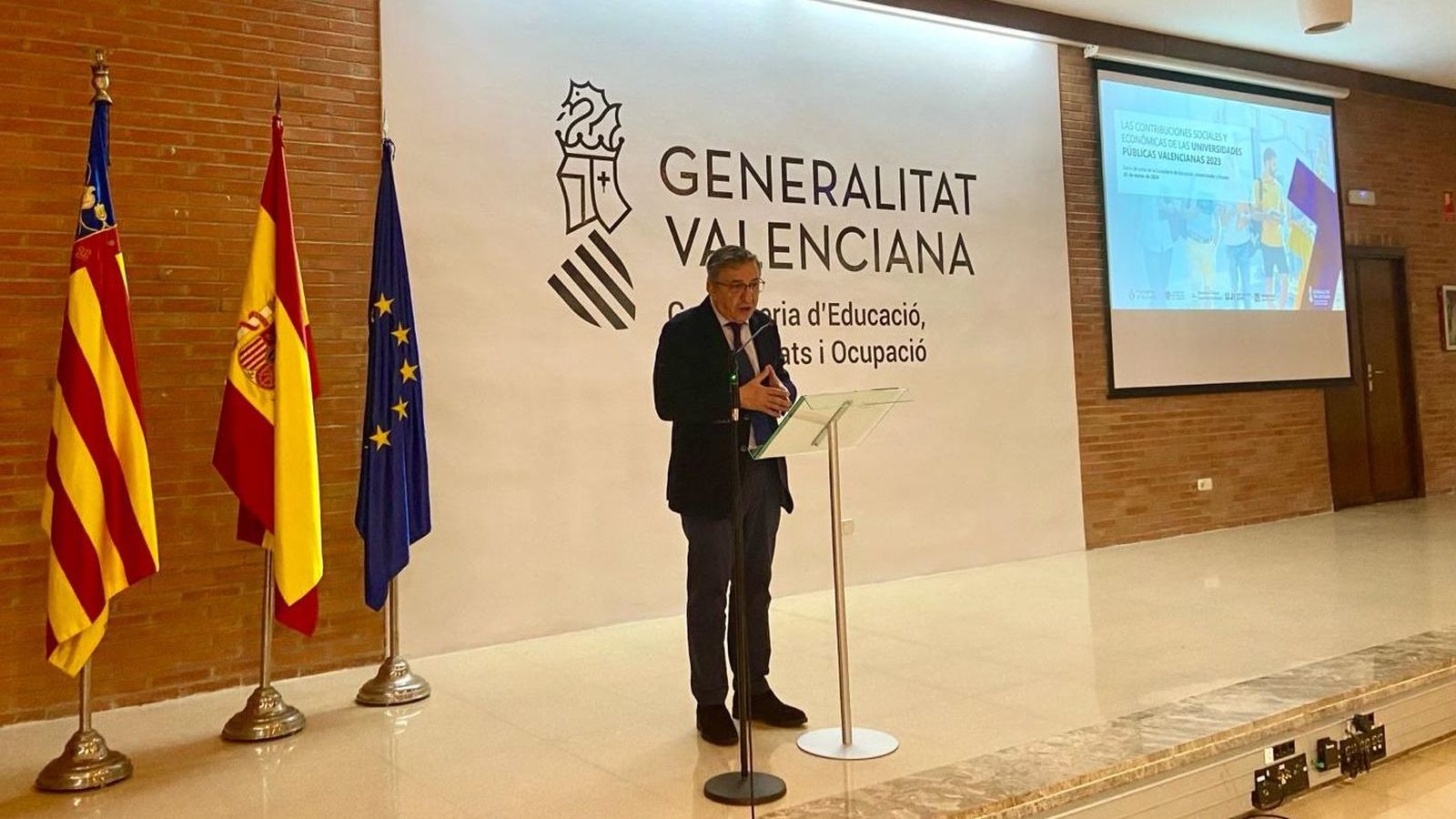 El conseller d'Educació, José Antonio Rovira,