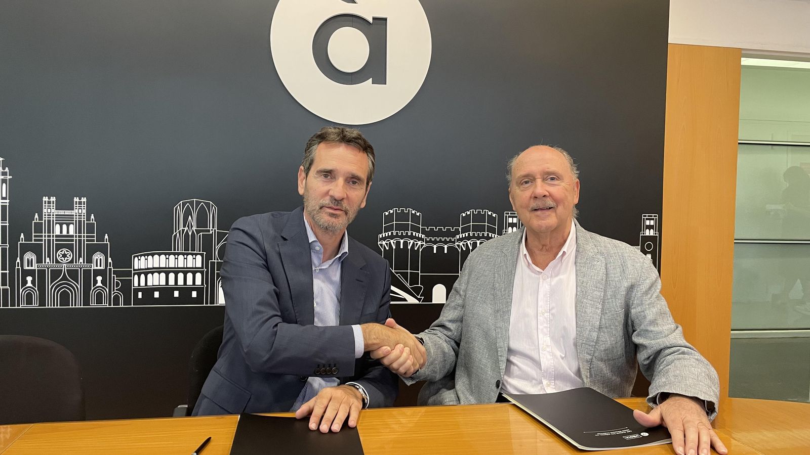Vicente Ordaz, president de Cacvsa i José M Tomás y Tío, Fundació per la Justícia de la Comunitat Valenciana