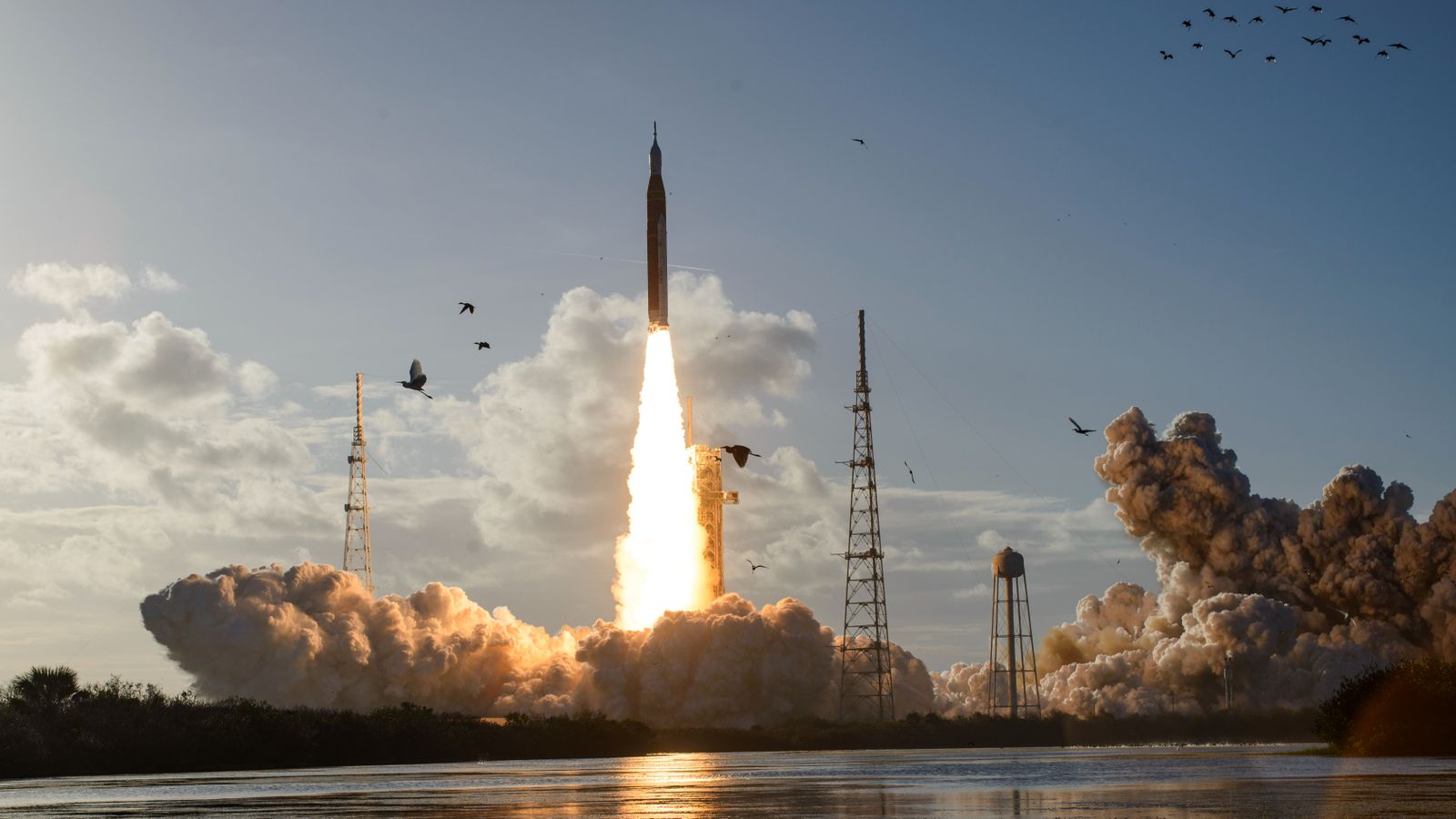 Moment en què s'ha enlairat la nau espacial des de Florida