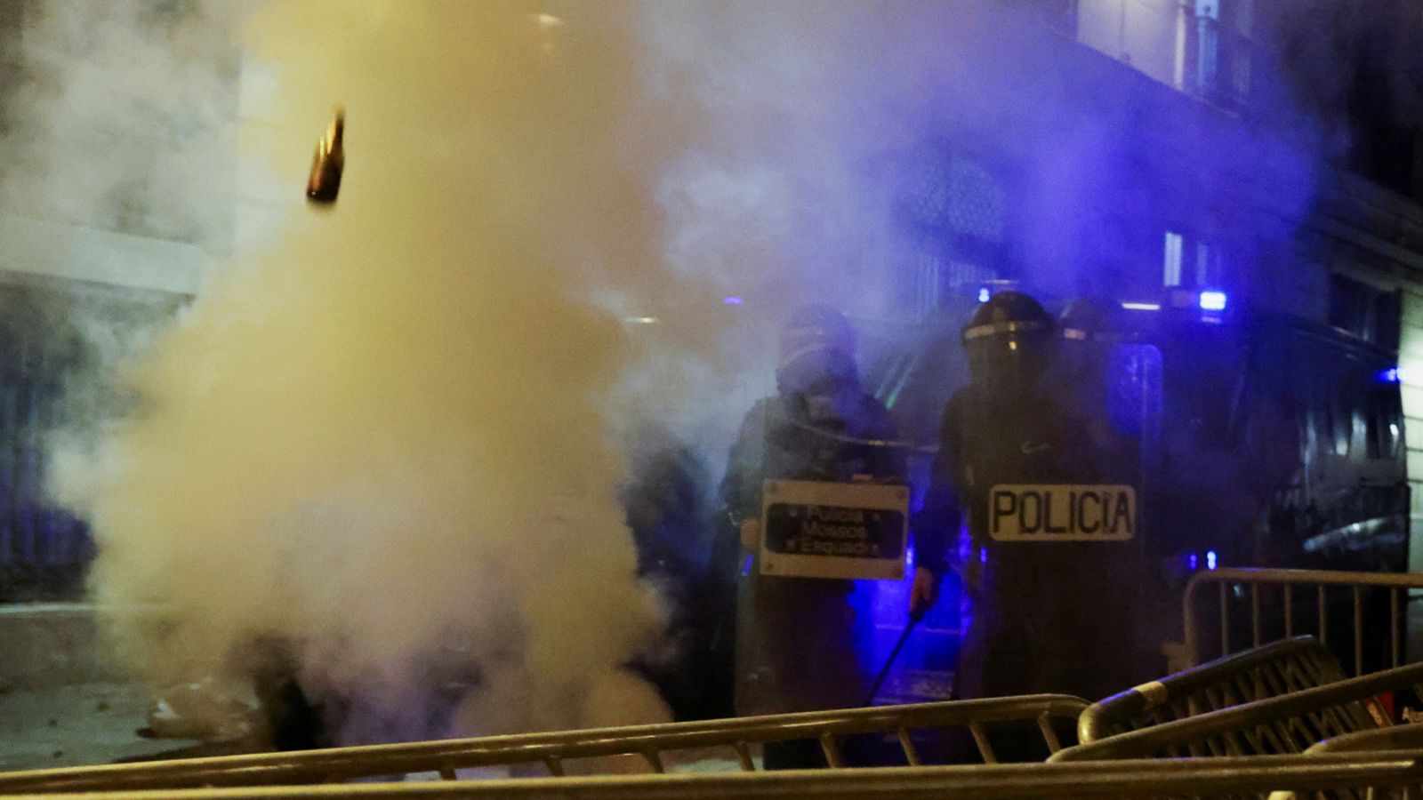 Sisena nit d'aldarulls a Barcelona i Girona per la detenció de Pablo Hasél