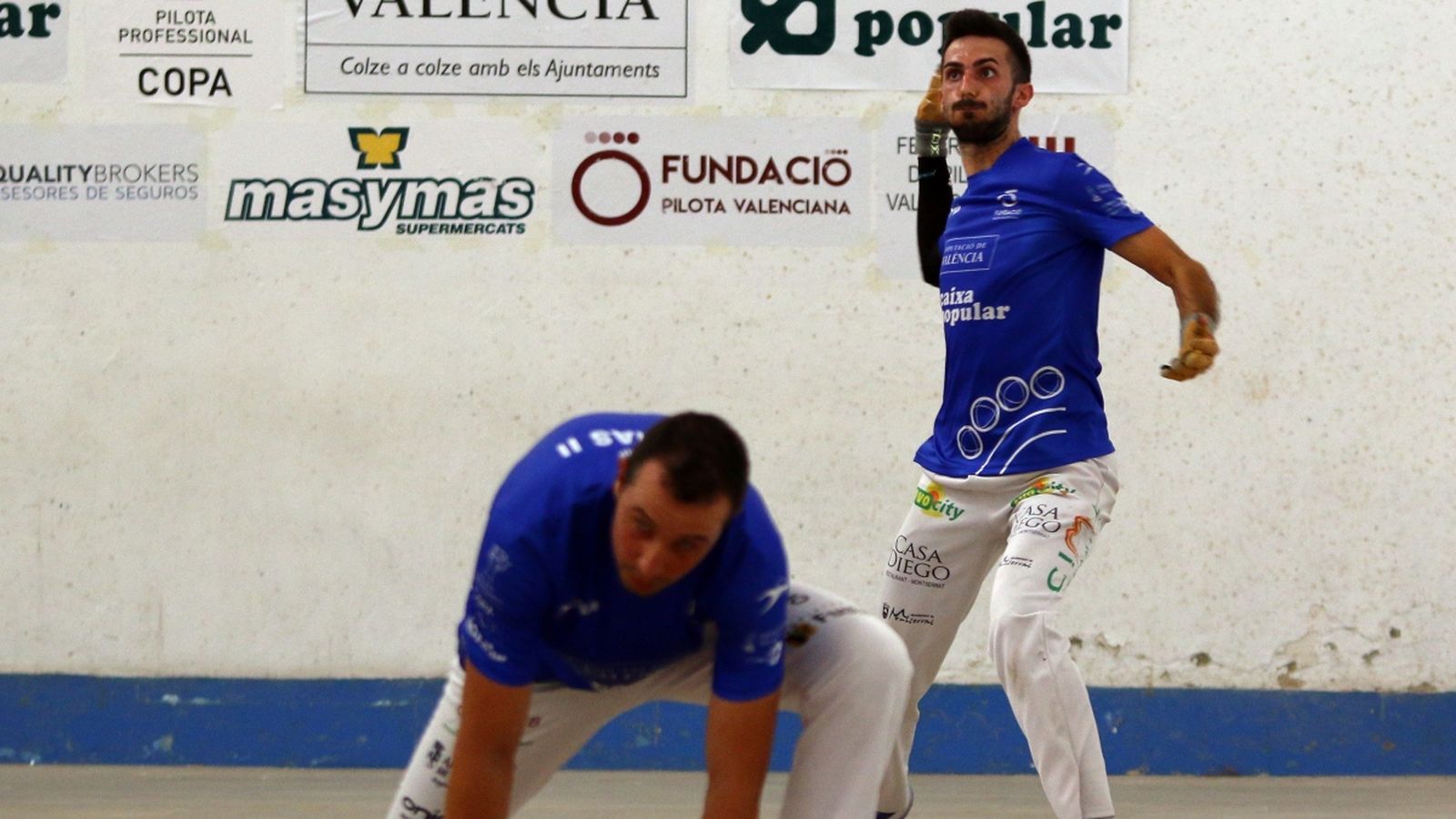 Marc i Tomás II, equip de Montserrat