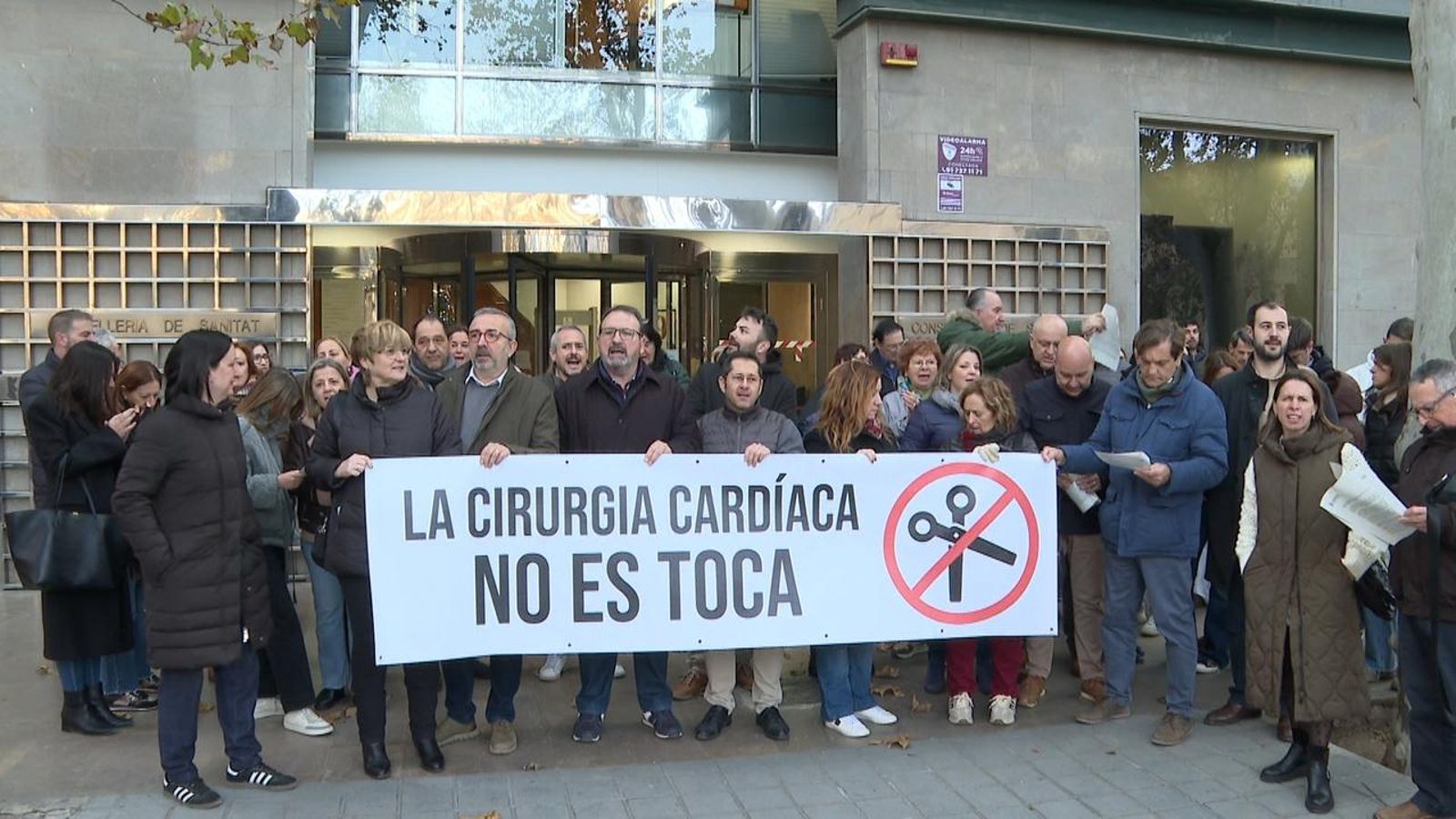 Els cirurgians denuncien el tancament la Unitat de Cirurgia Cardiovascular de l'Hospital de la Ribera