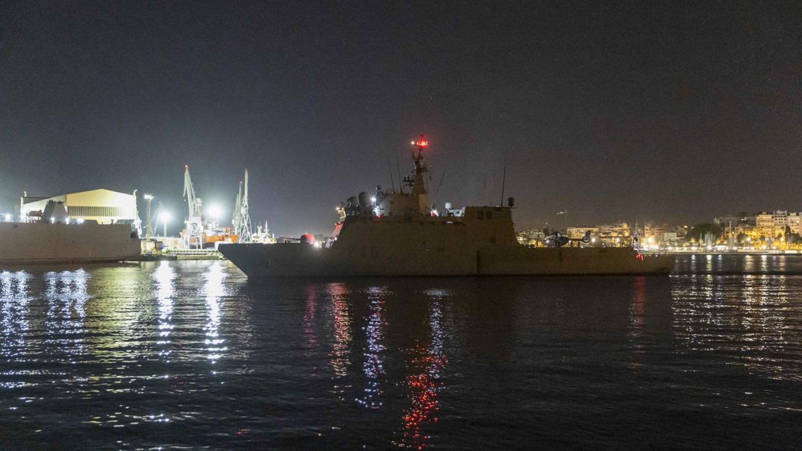 El vaixell Furar abandona el moll de La Curra de Cartagena en direcció a Gaza