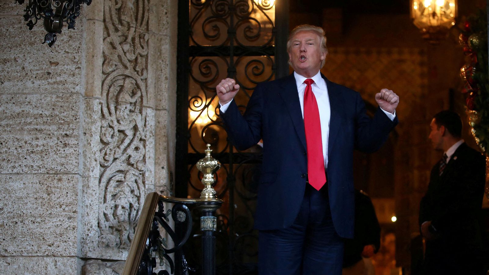 Trump, en l'entrada de Mar-a-Lago a Palm Beach, Florida (arxiu)