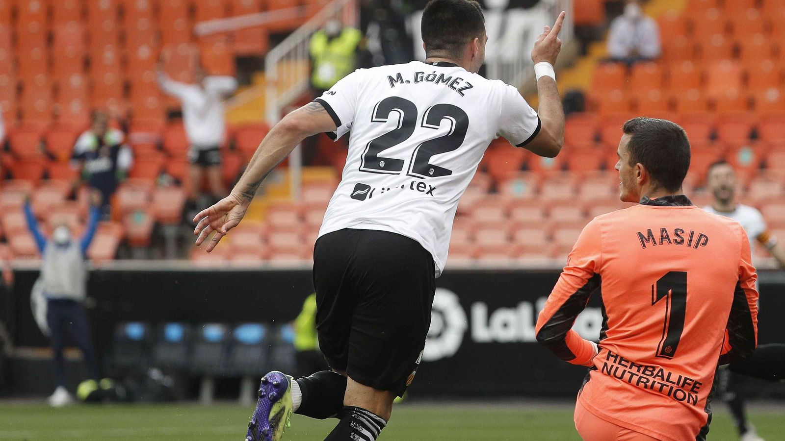 Maxi Gómez, que no marcava des de feia quatre mesos, ha fet un doblet