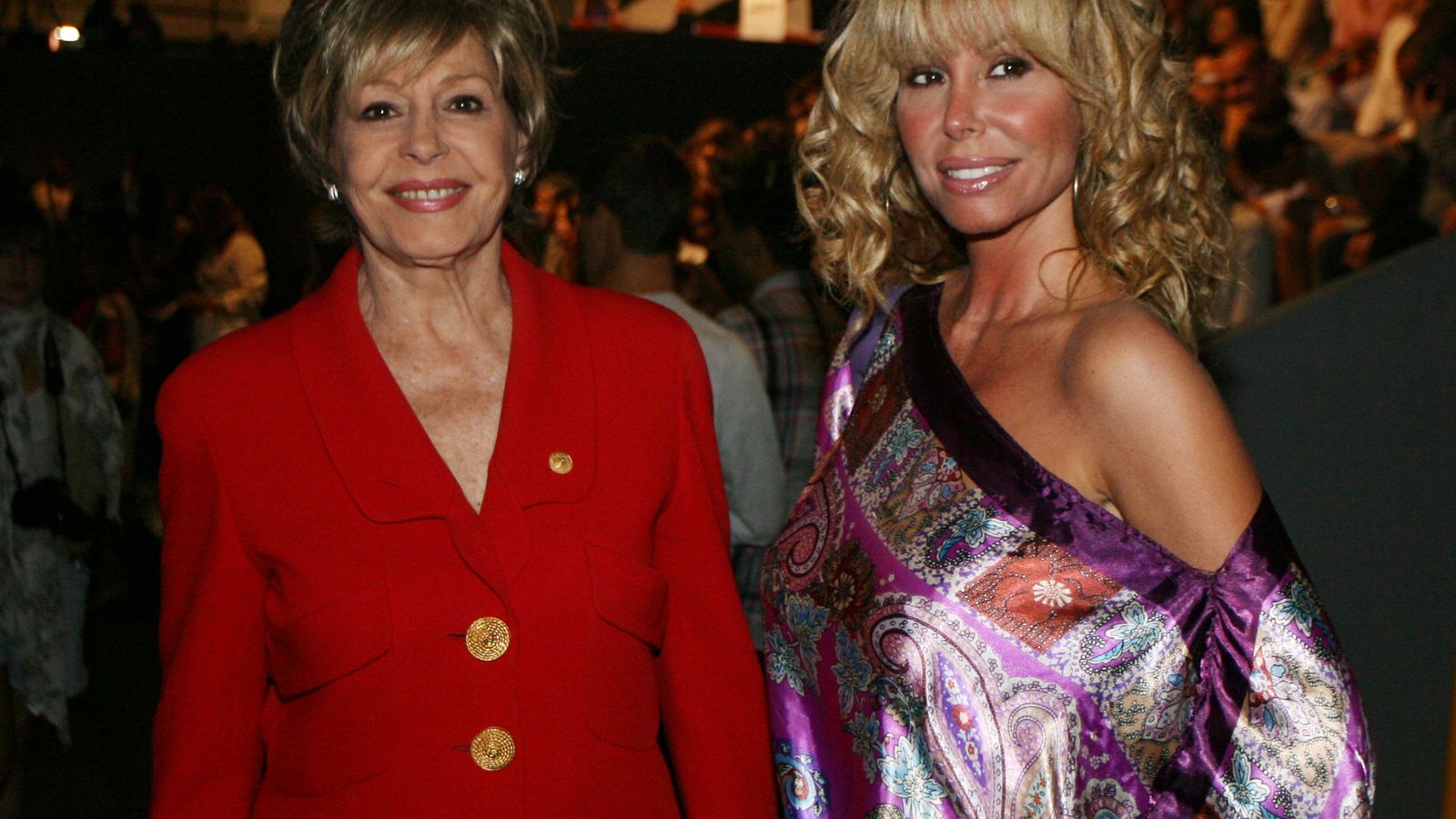 Laura Valenzuela, acompanyada de la seua filla, en una imatge d'arxiu