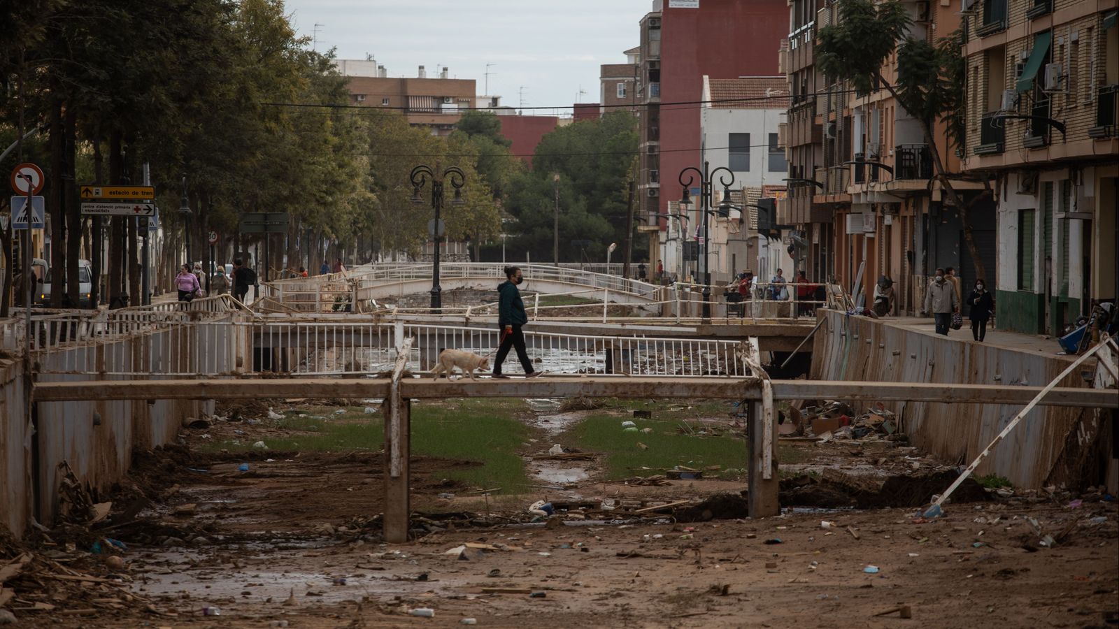 El llit del barranc de la Saleta que creua la població d'Aldaia