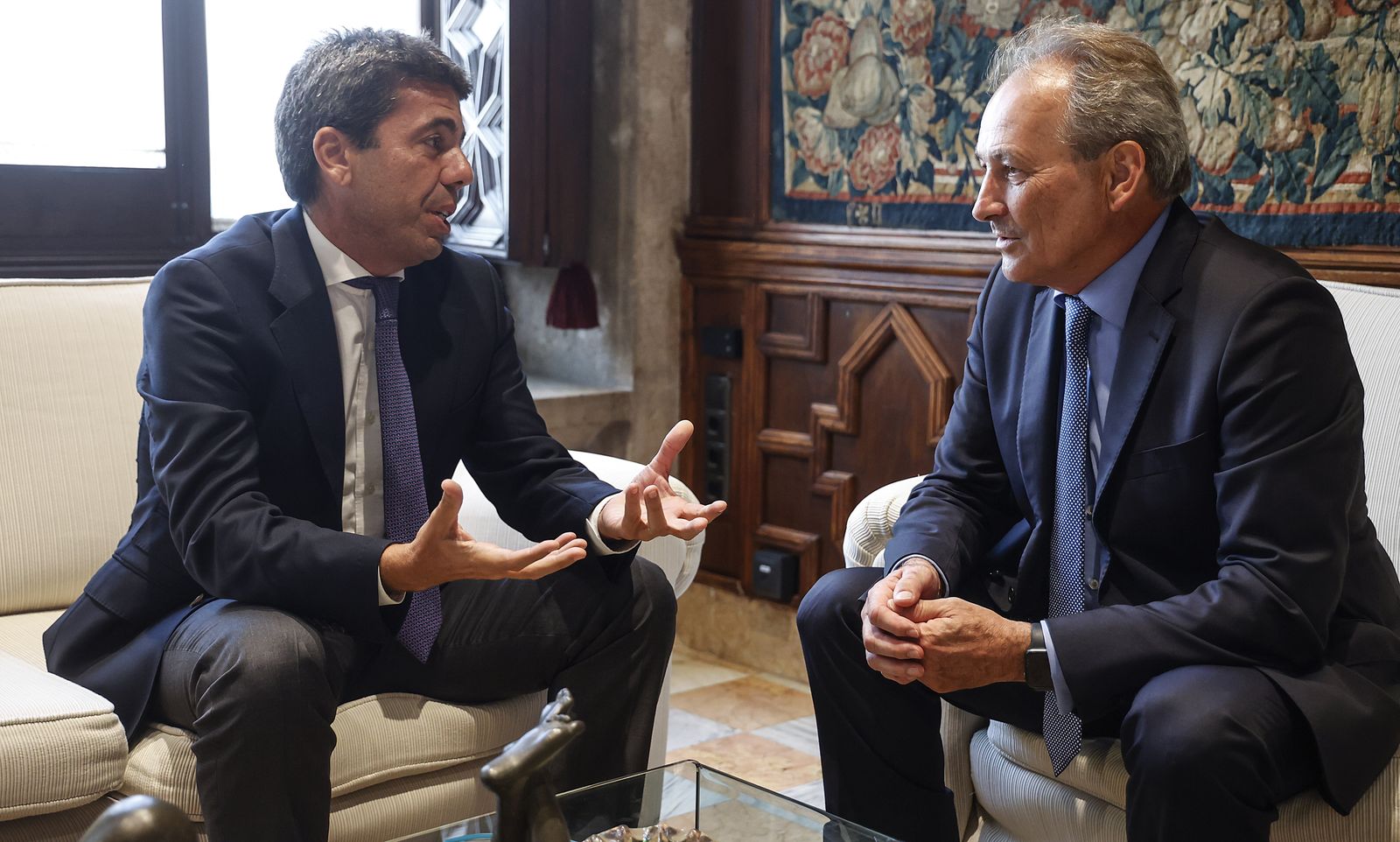 El conseller d'Agricultura, Pesca i Alimentació, José Luis Aguirre, amb el president Carlos Mazón