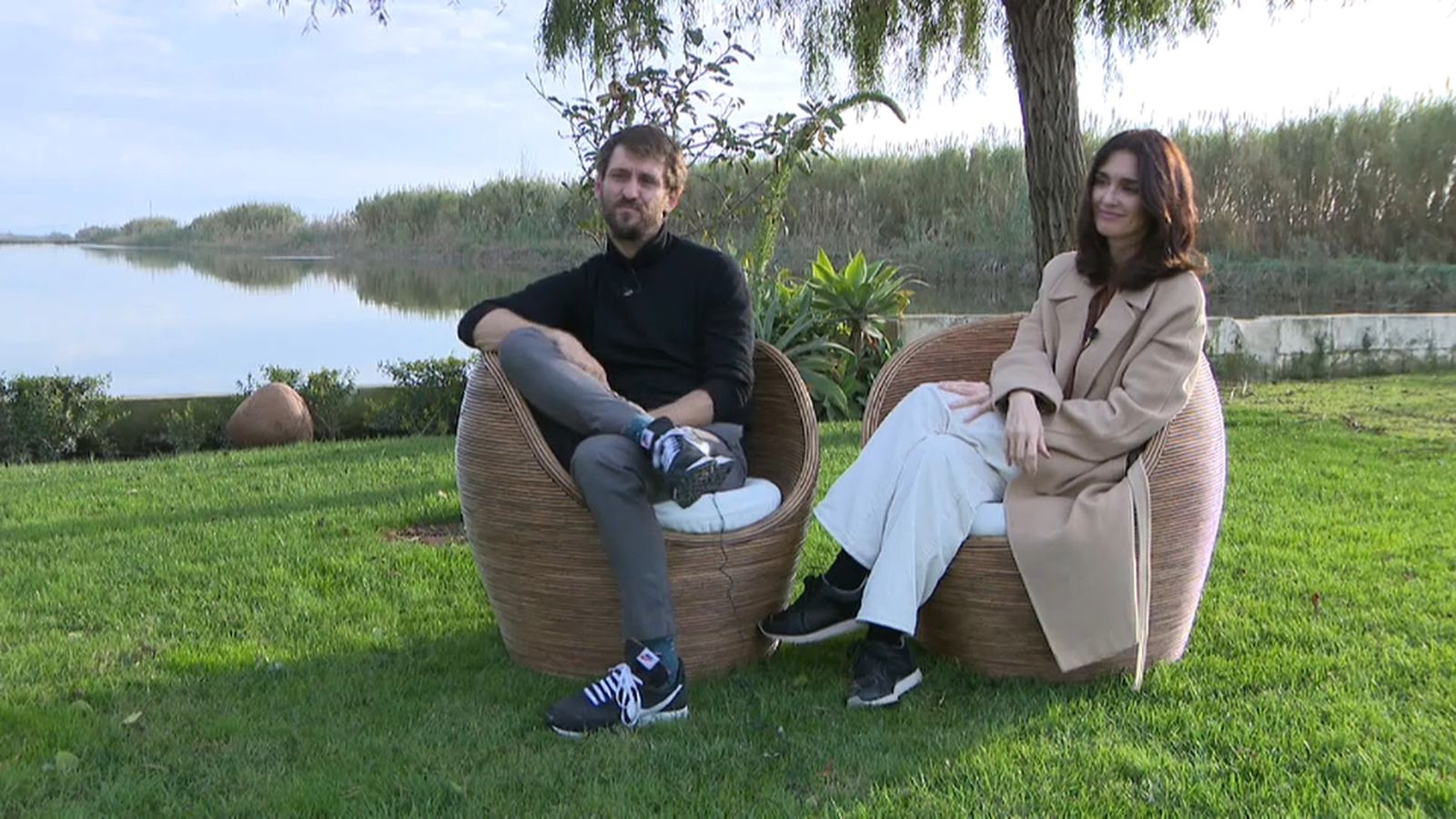 VÍDEO | Paz Vega i Rául Arévalo roden 'El lodo' a l'Albufera de València