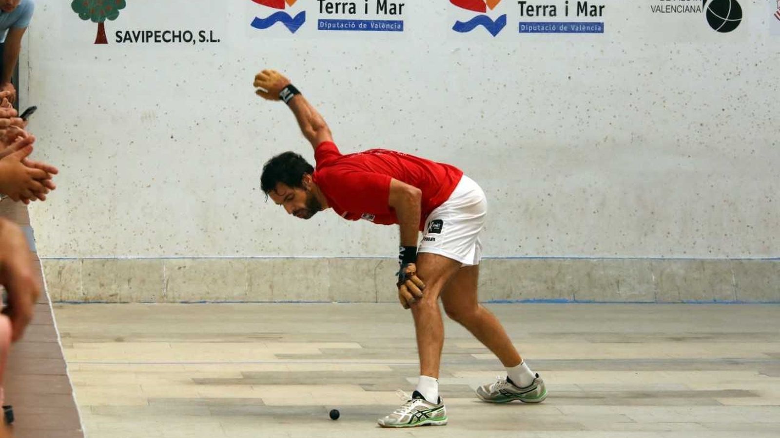 Waldo es disposa a raspar des del 9