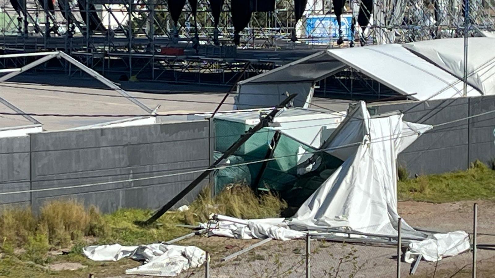 El vent tomba estructures al Festival de Benicàssim
