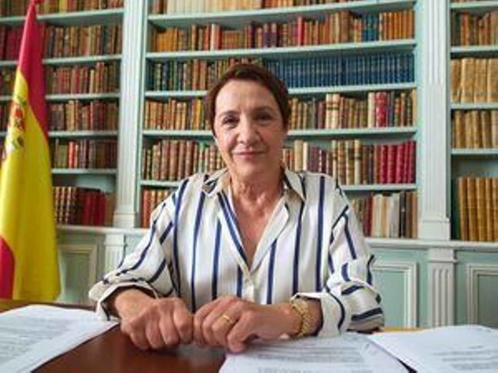 Blanca Portillo representa a la diplomàcia en la sèrie.