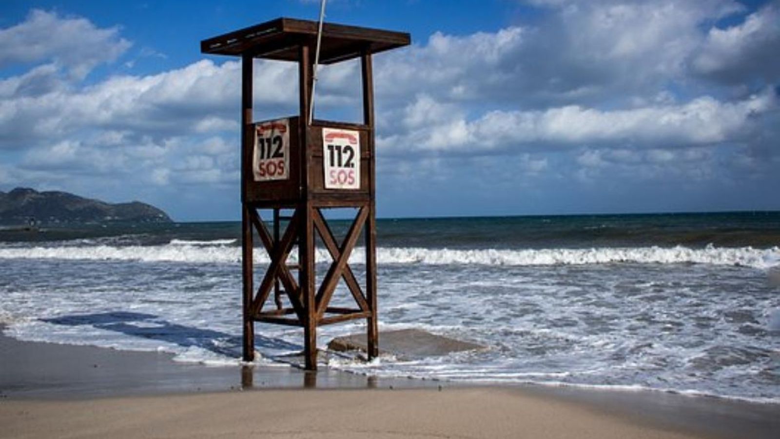 Mor ofegat un home de 72 a la platja del Saler