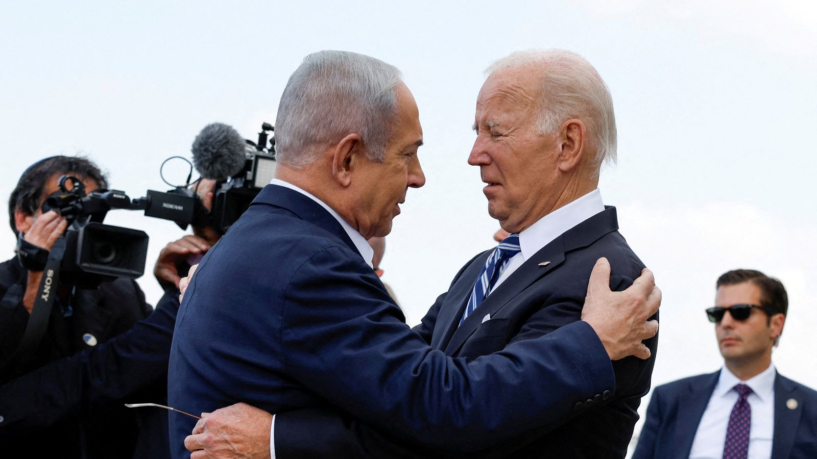 Salutació entre Netanyahu i Biden, aquest dimecres a Tel-Aviv