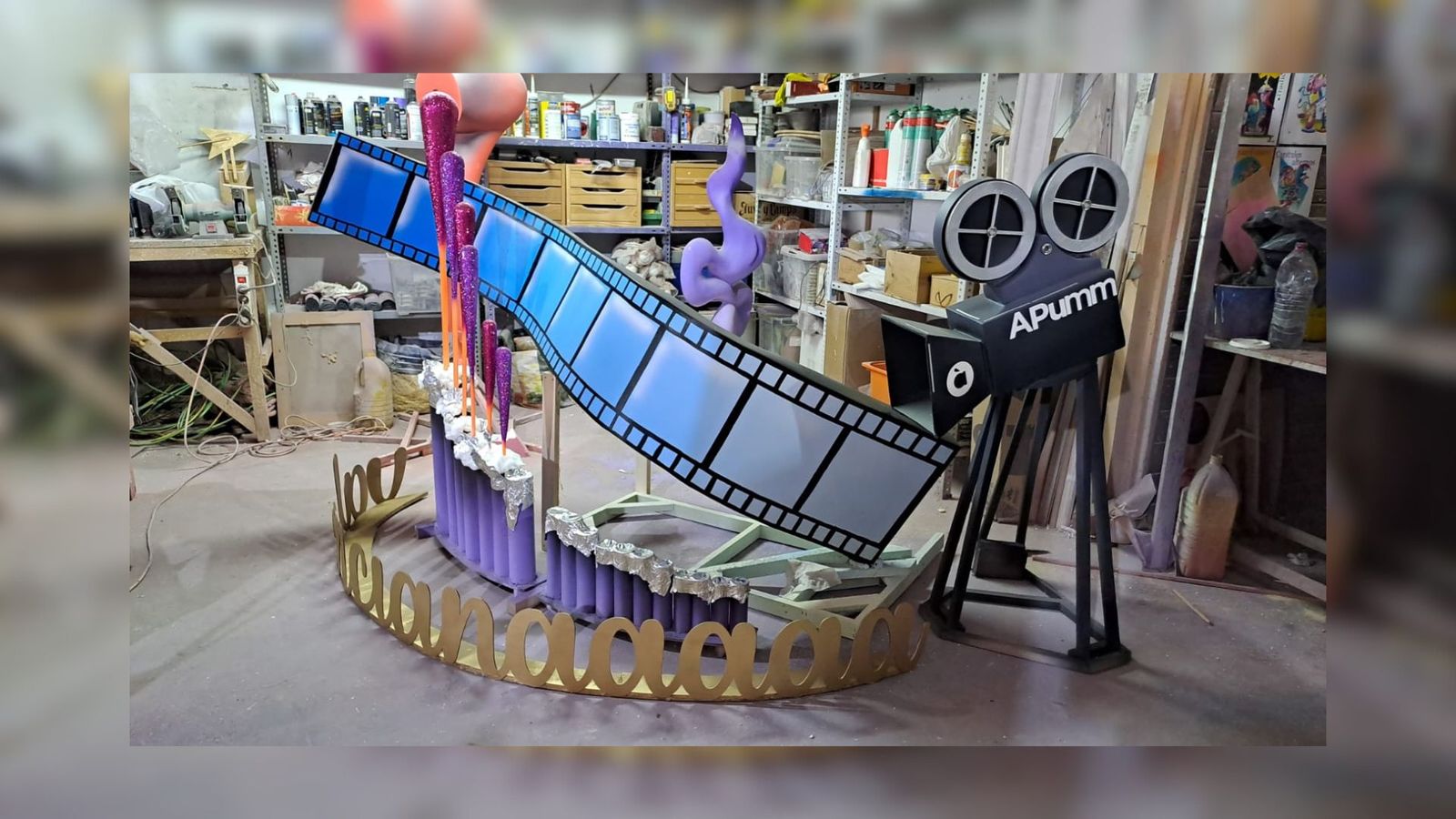 "Retransmissió de la mascletà" / Artista: David Guzman