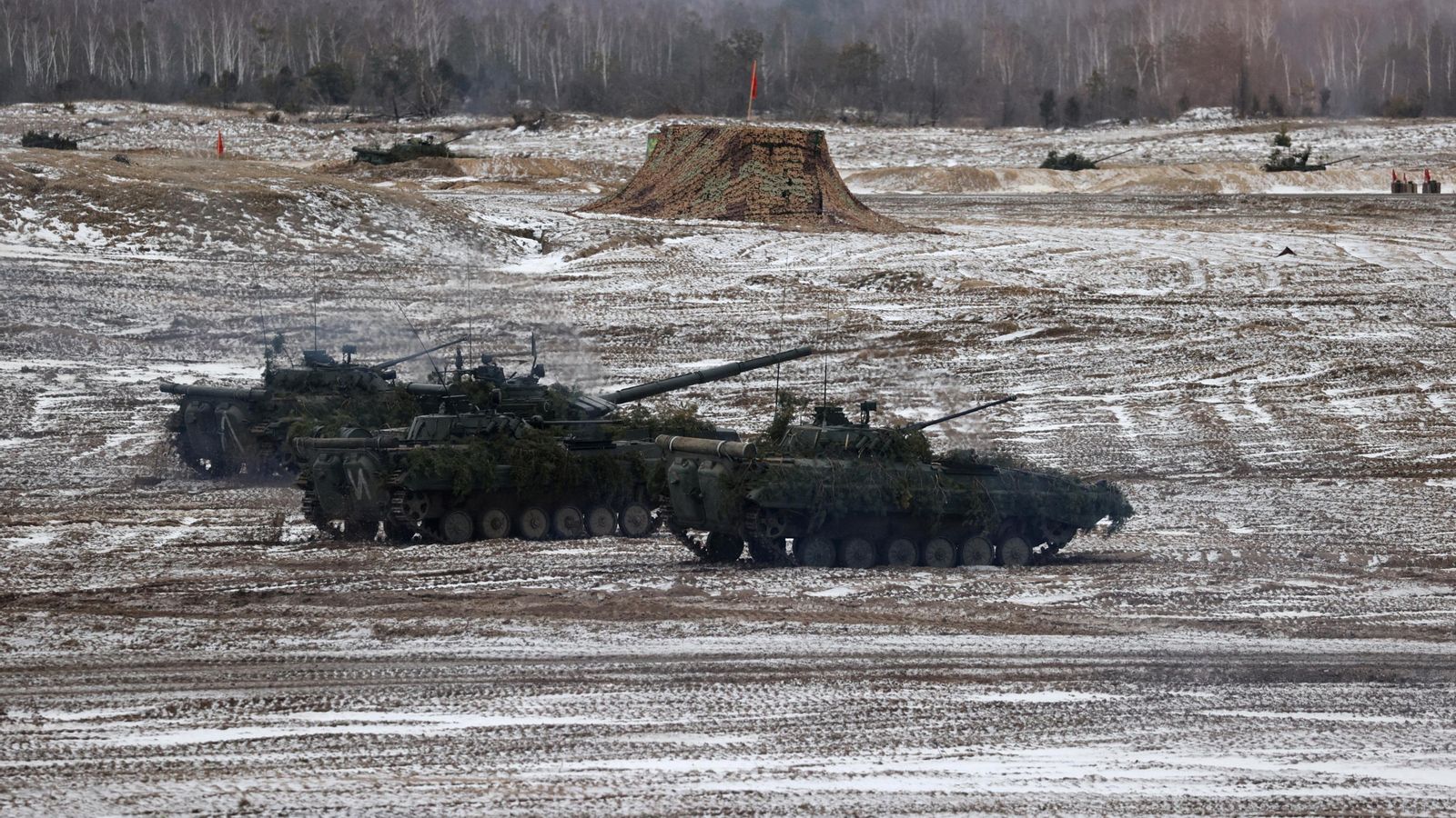 Tancs de combat en altres maniobres conjuntes de Rússia i Bielorrússia el 3 de febrer, en les promixitats de les fronteres d'Ucraïna i Polònia