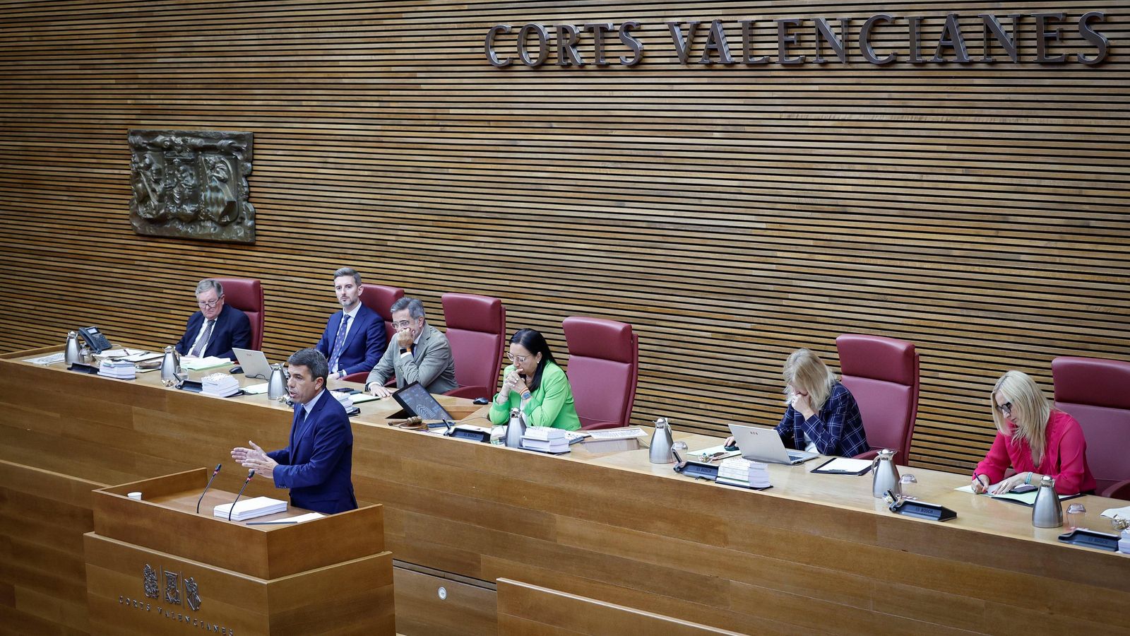 El president de la Generalitat, Carlos Mazón, a les Corts
