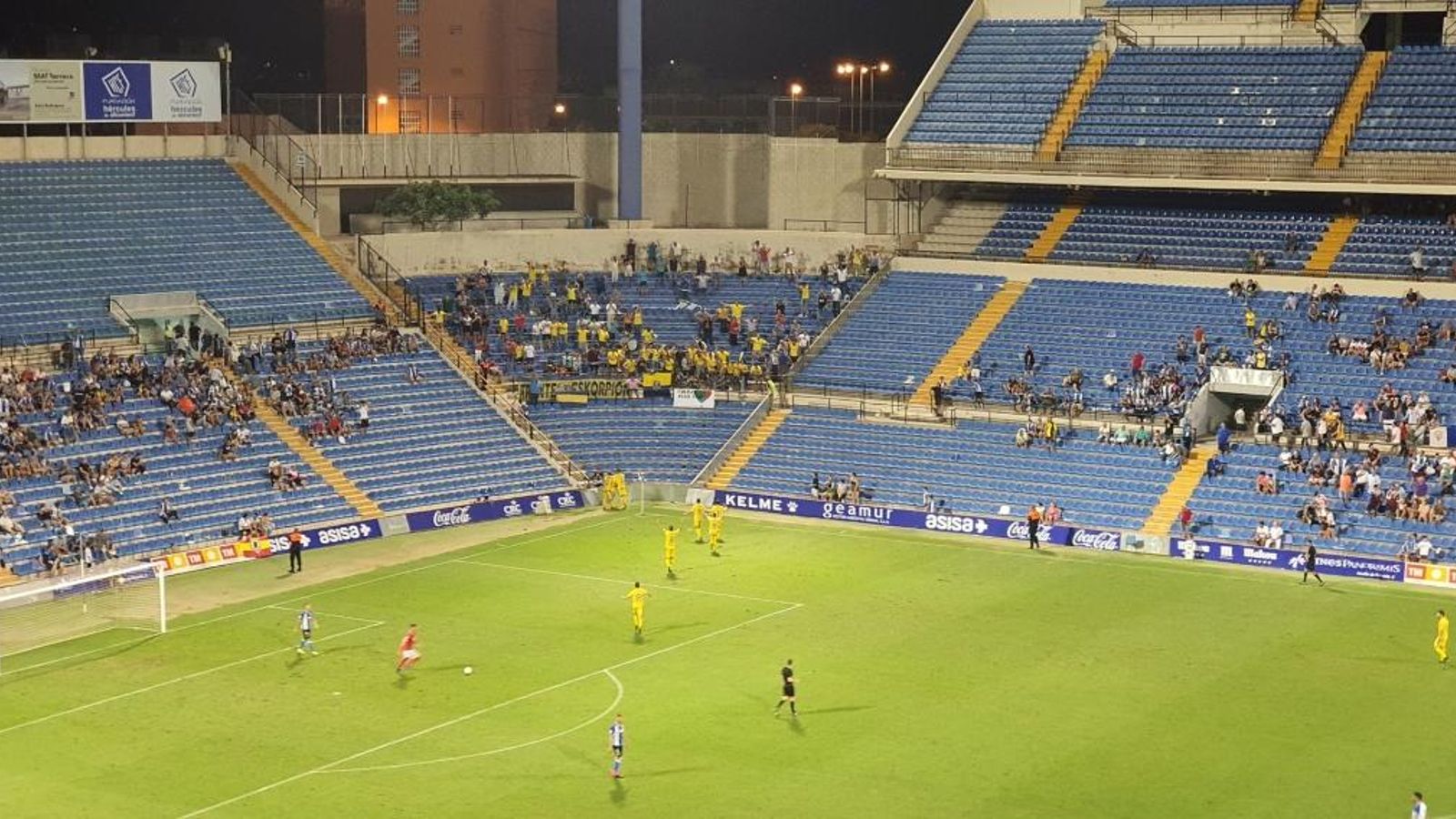 L'Hèrcules perd 1-3 al Rico Pérez. L'Hèrcules perd 1-3 al Rico Pérez.