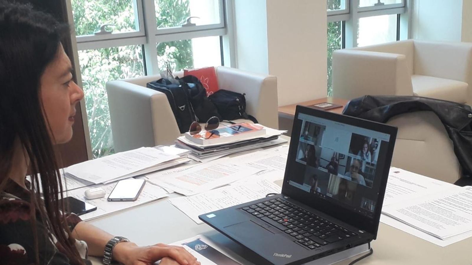 La consellera d'Innovació, Carolina Pascual, i l'alcalde d'Oriola, Emilio Bascuñana, s'han reunit telemàticament aquest dilluns