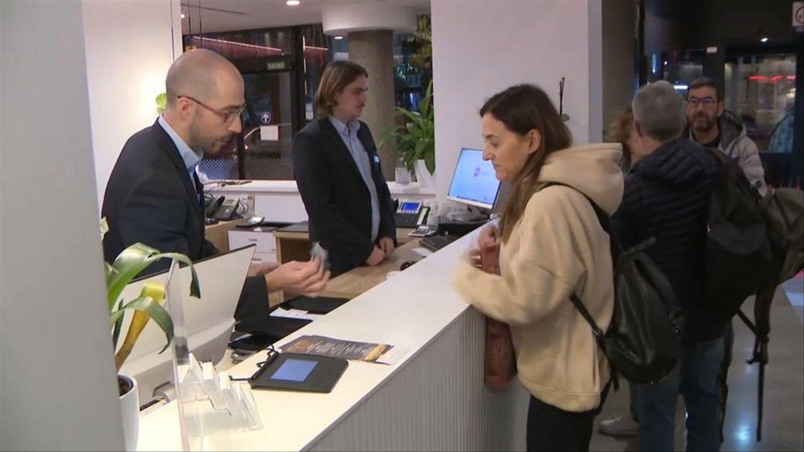 Imatge d'arxiu de la recepció d'un hotel / À Punt NTC