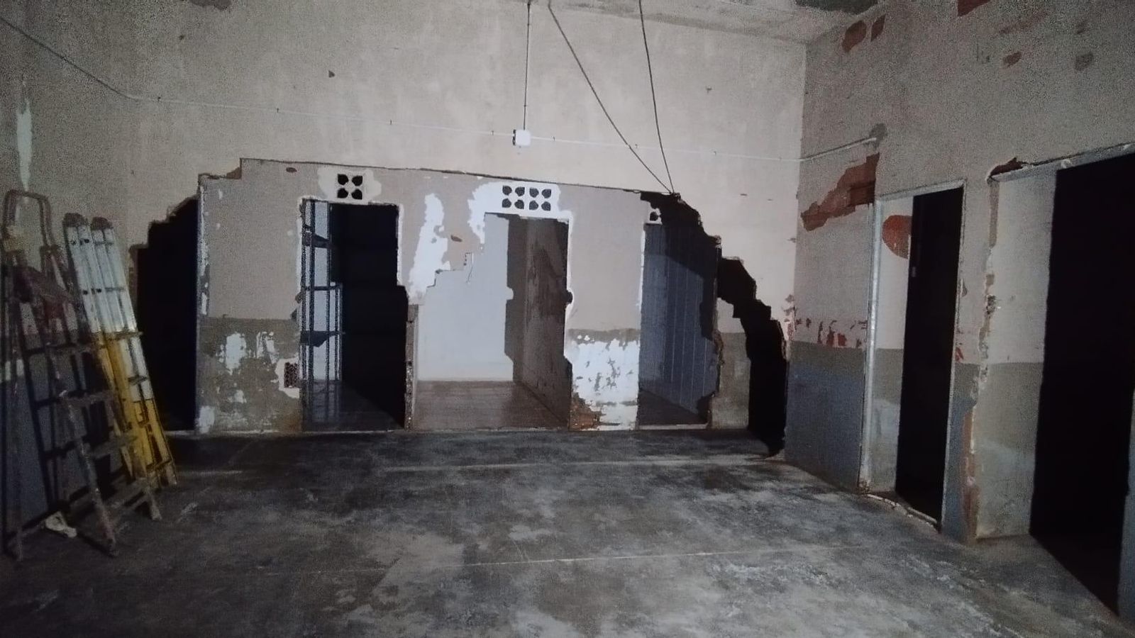 Pati d'un edifici afectat per al dana a Catrroja