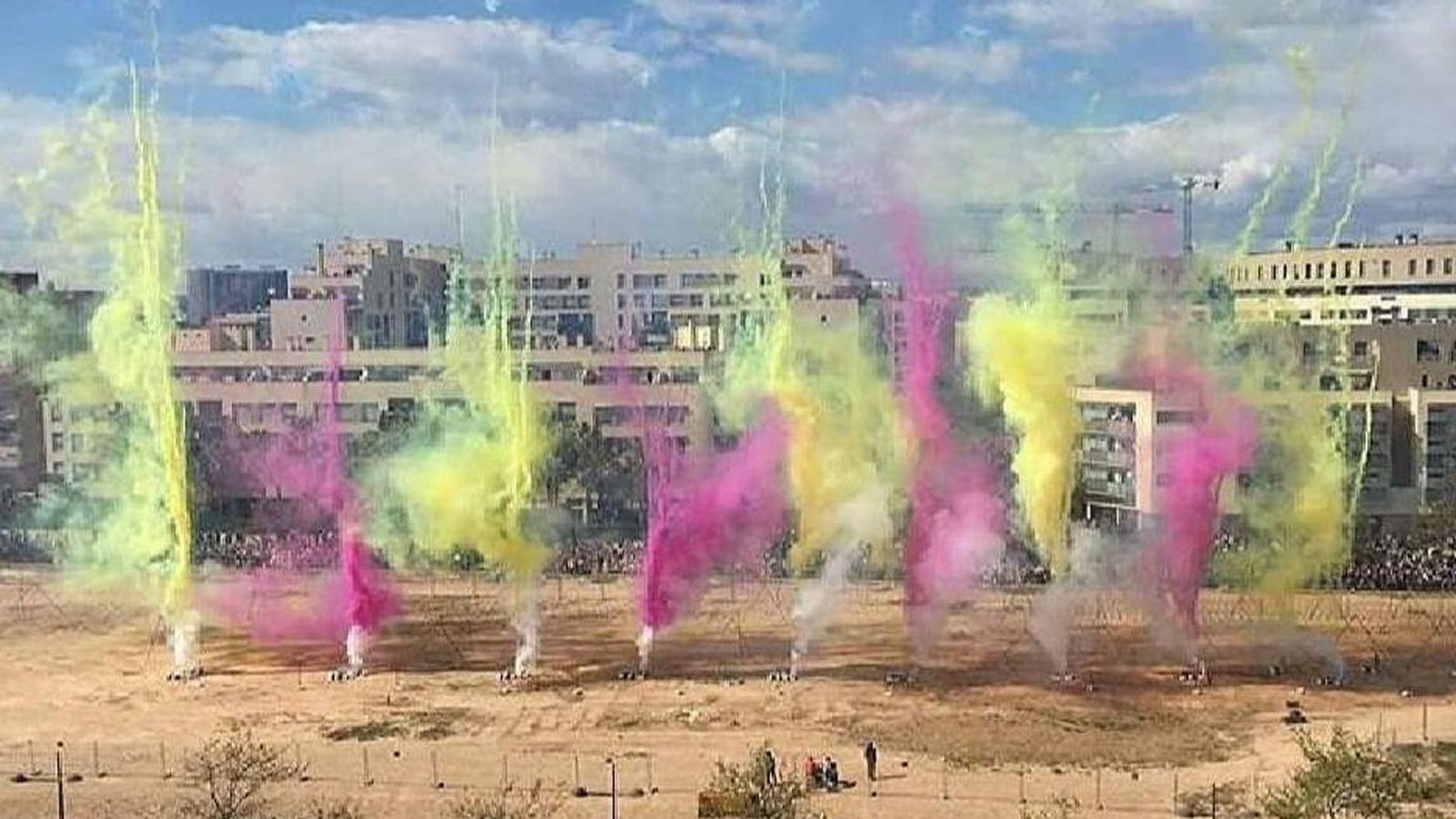 Una mascletà anterior disparada al barri de Benicalap de València
