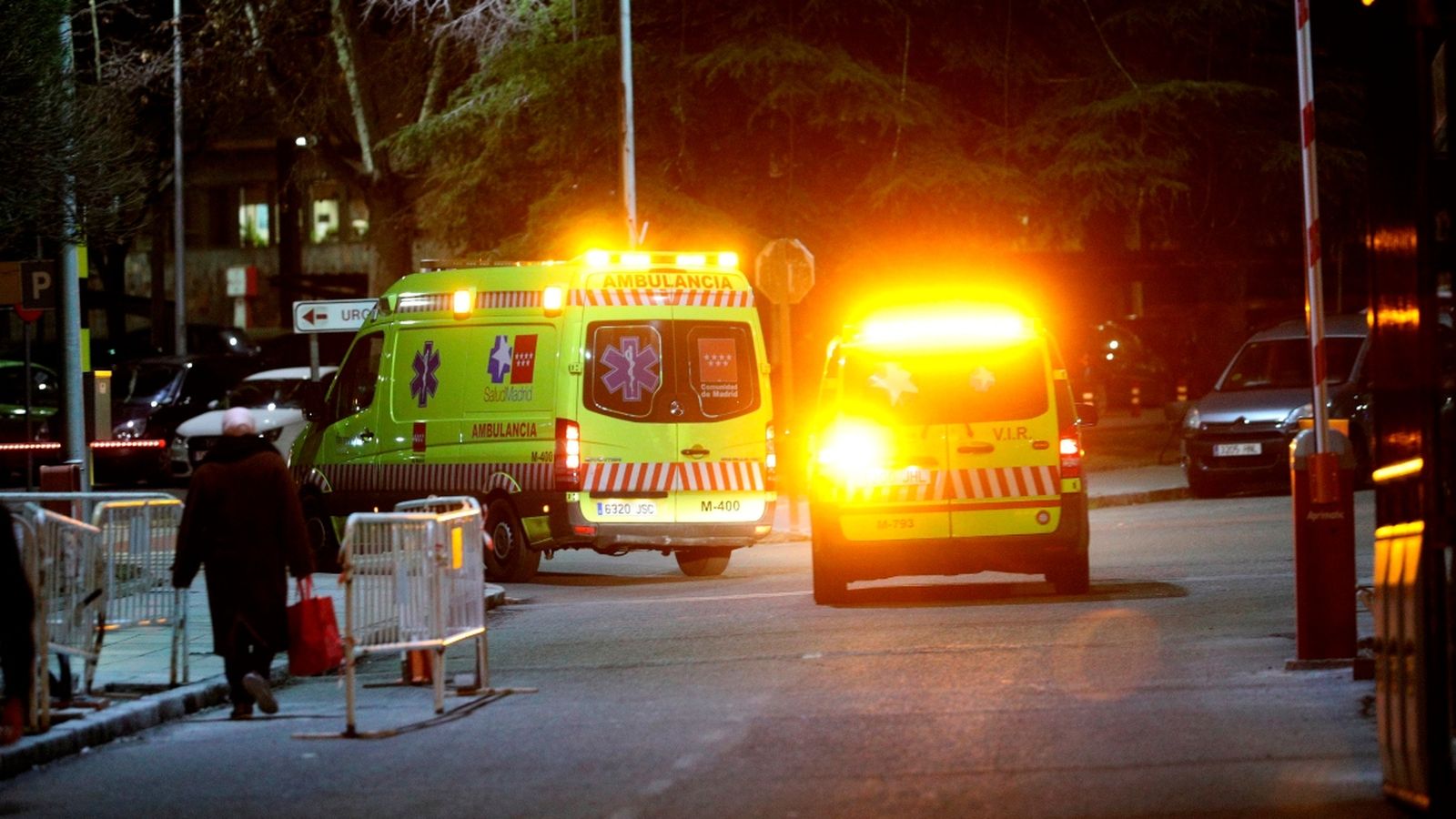 Ambulàncies a l'entrada de l'Hospital Gómez Ulla de Madrid