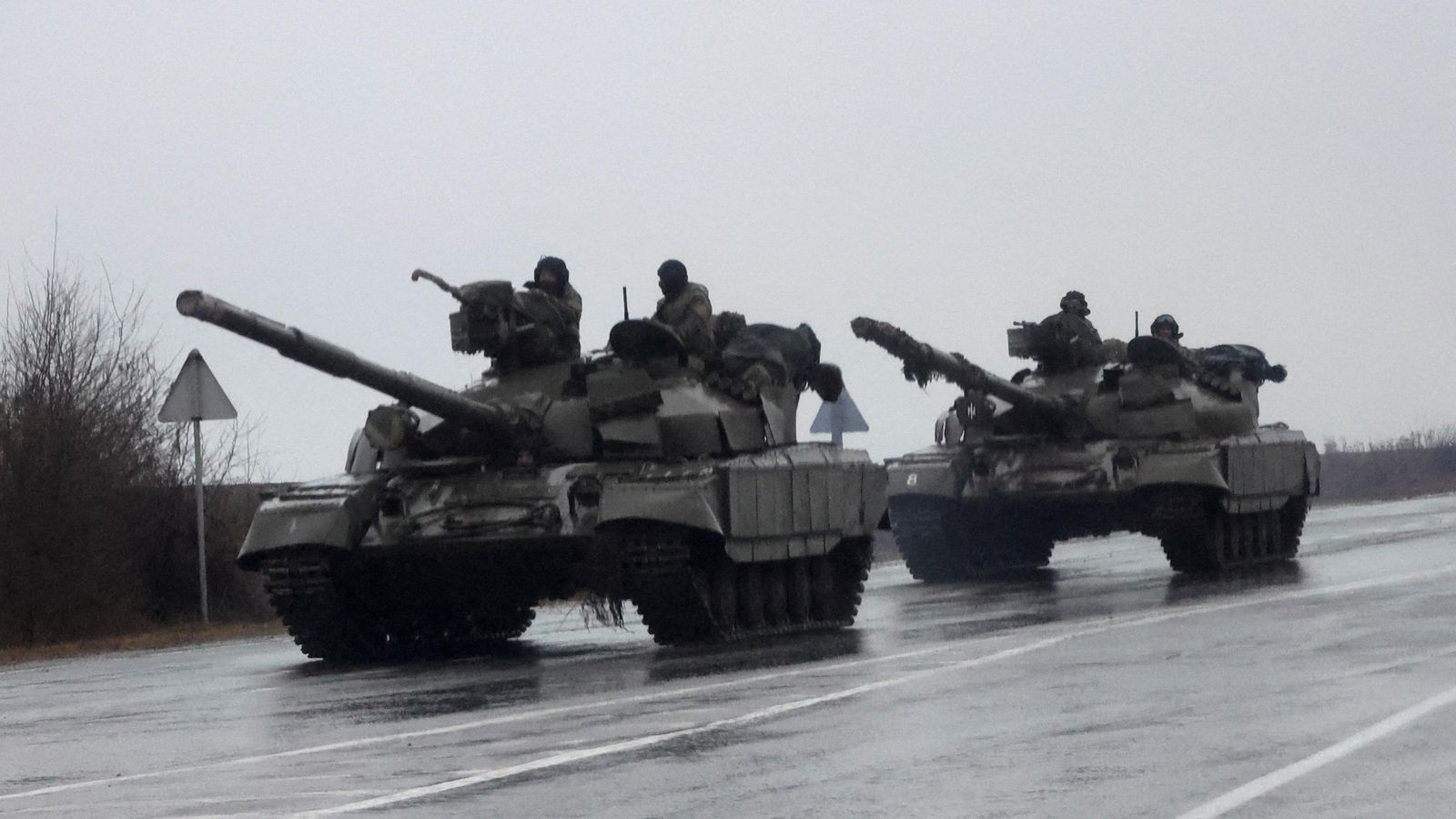 Tancs ucraïnesos a la ciutat de Mariupol, a l'est del país