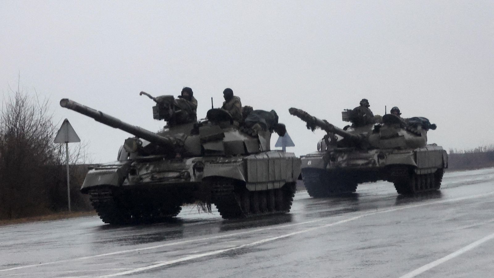 Tancs ucraïnesos a la ciutat de Mariupol, a l'est del país
