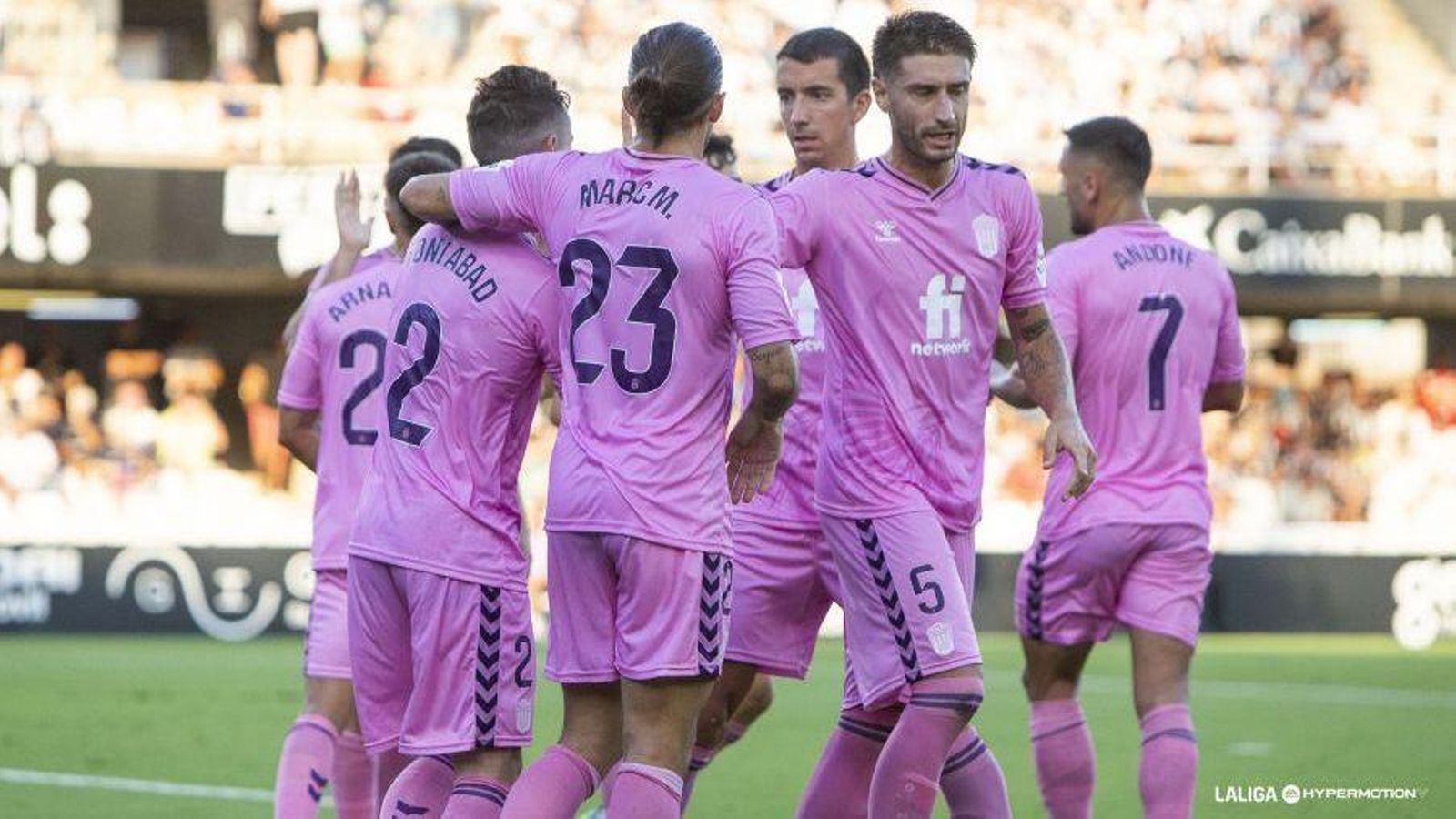 Els jugdor de l'Eldenc celebren el gol