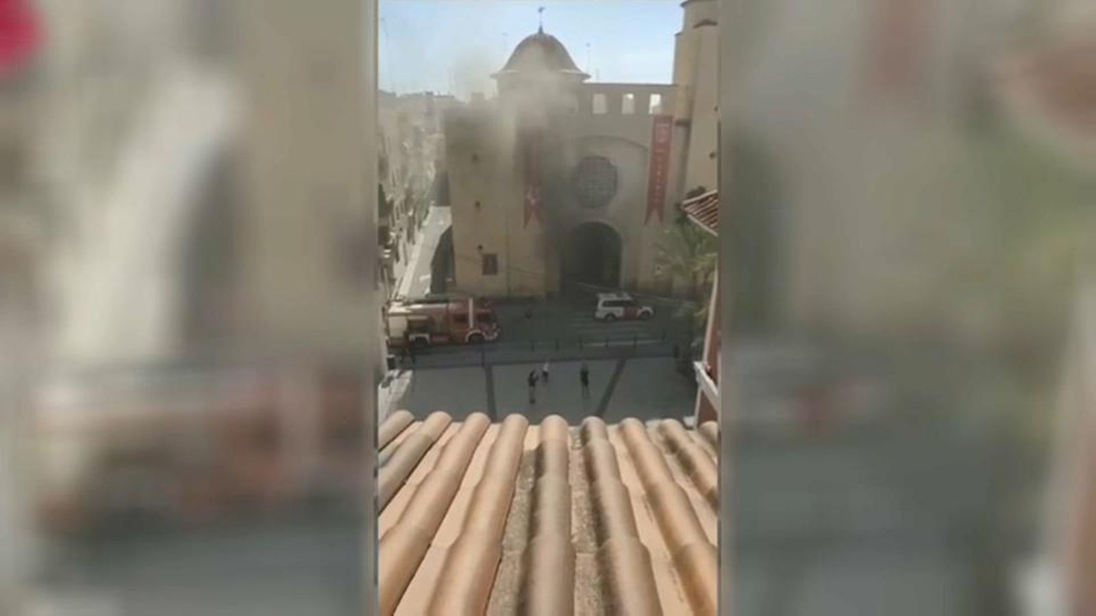 Imatges de l'incendi de l'església de Sant Joan d'Elx Imatges de l'incendi de l'església de Sant Joan d'Elx