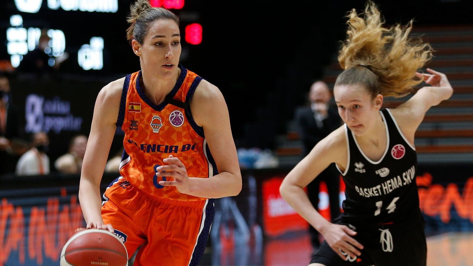 Rebecca Allen, en una acció del partit