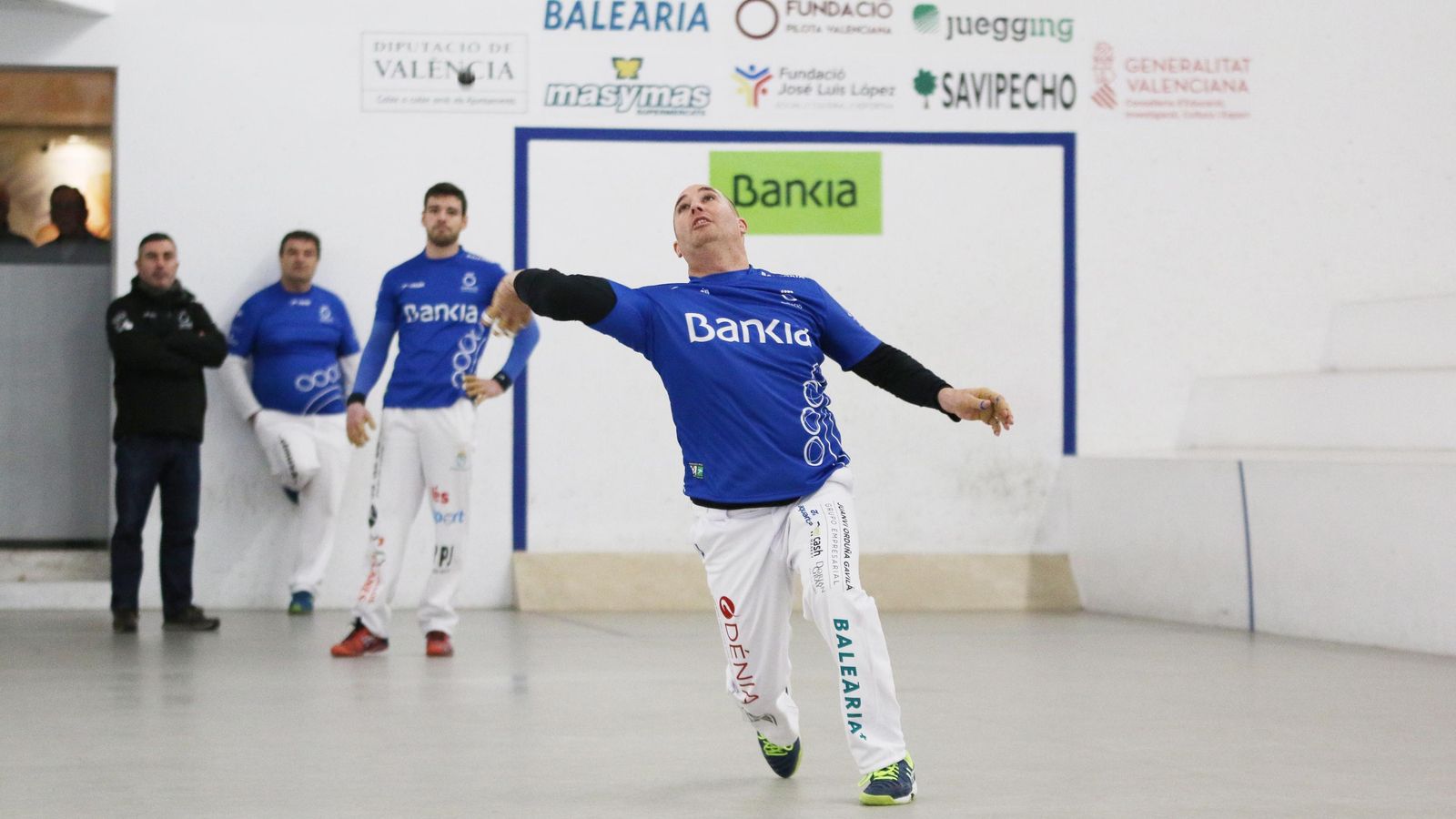 Les lligues professionals completen la primera jornada
