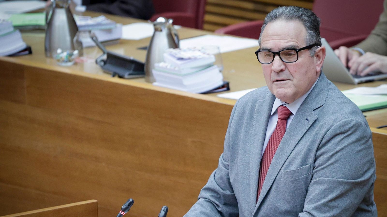 Compareixença del conseller Gan Pampols en el ple de les Corts