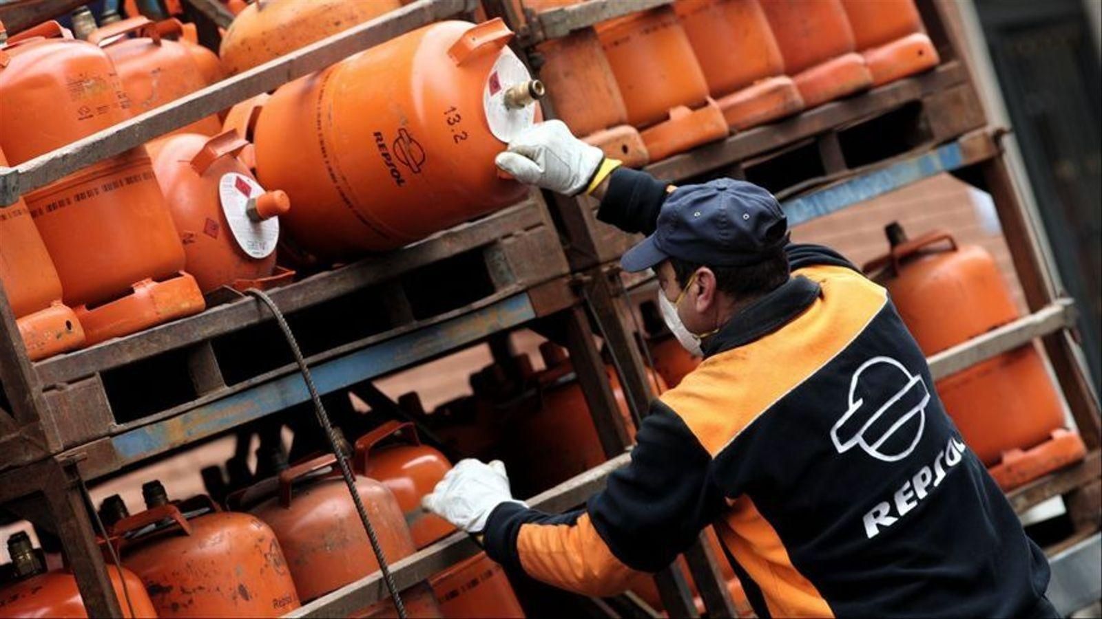 Imatge d'arxiu d'un repartidor de bombones de gas Imatge d'arxiu d'un repartidor de bombones de gas
