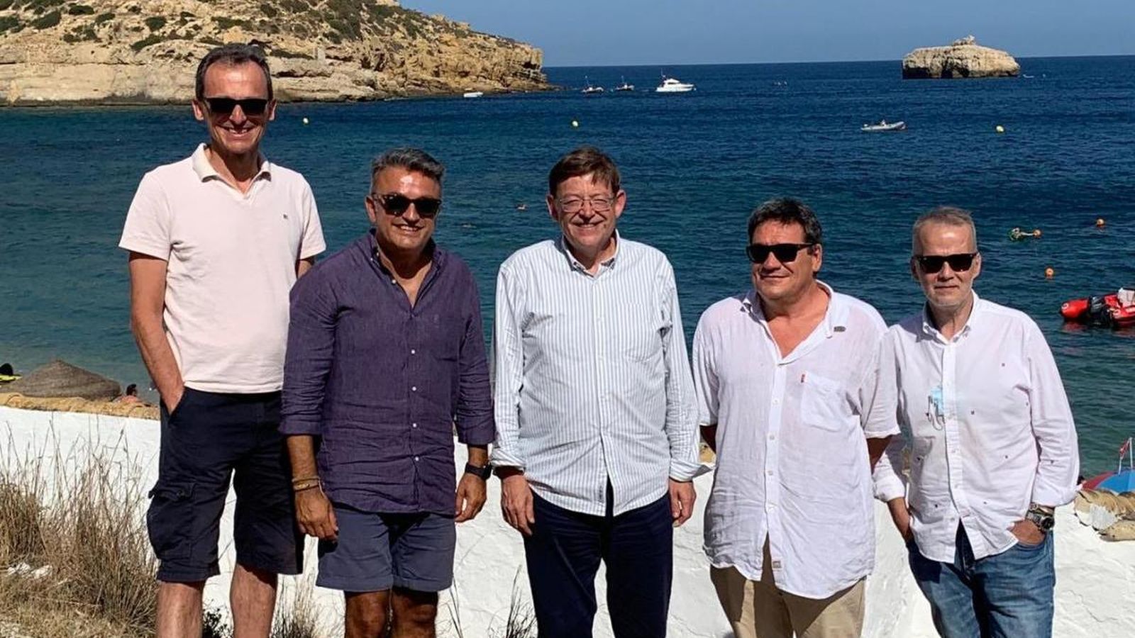 La denúncia del PP es basa en aquesta fotografia.