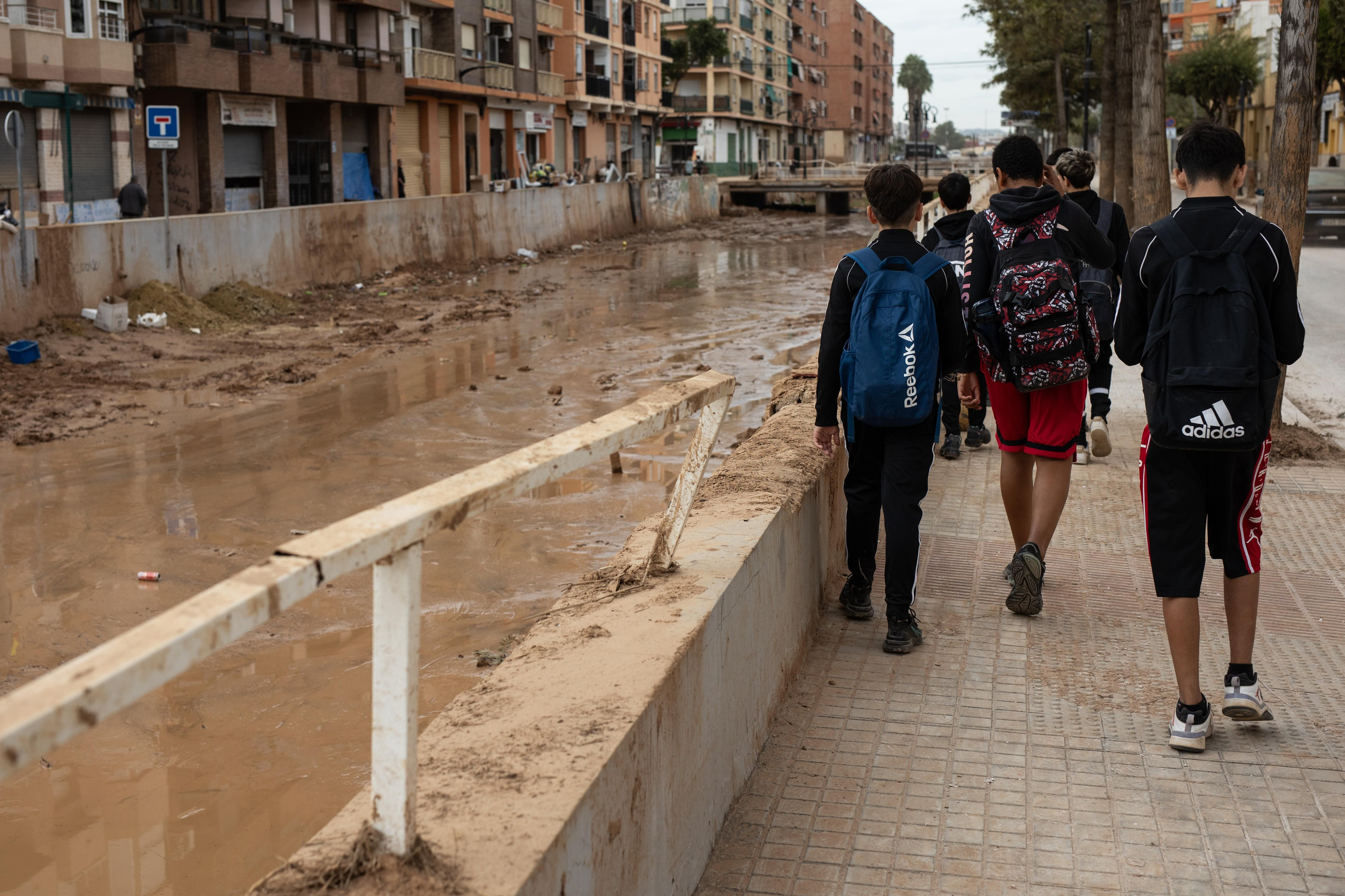 Alumnes afectats per la DANA a Aldaia (l'Horta), en una imatge recent