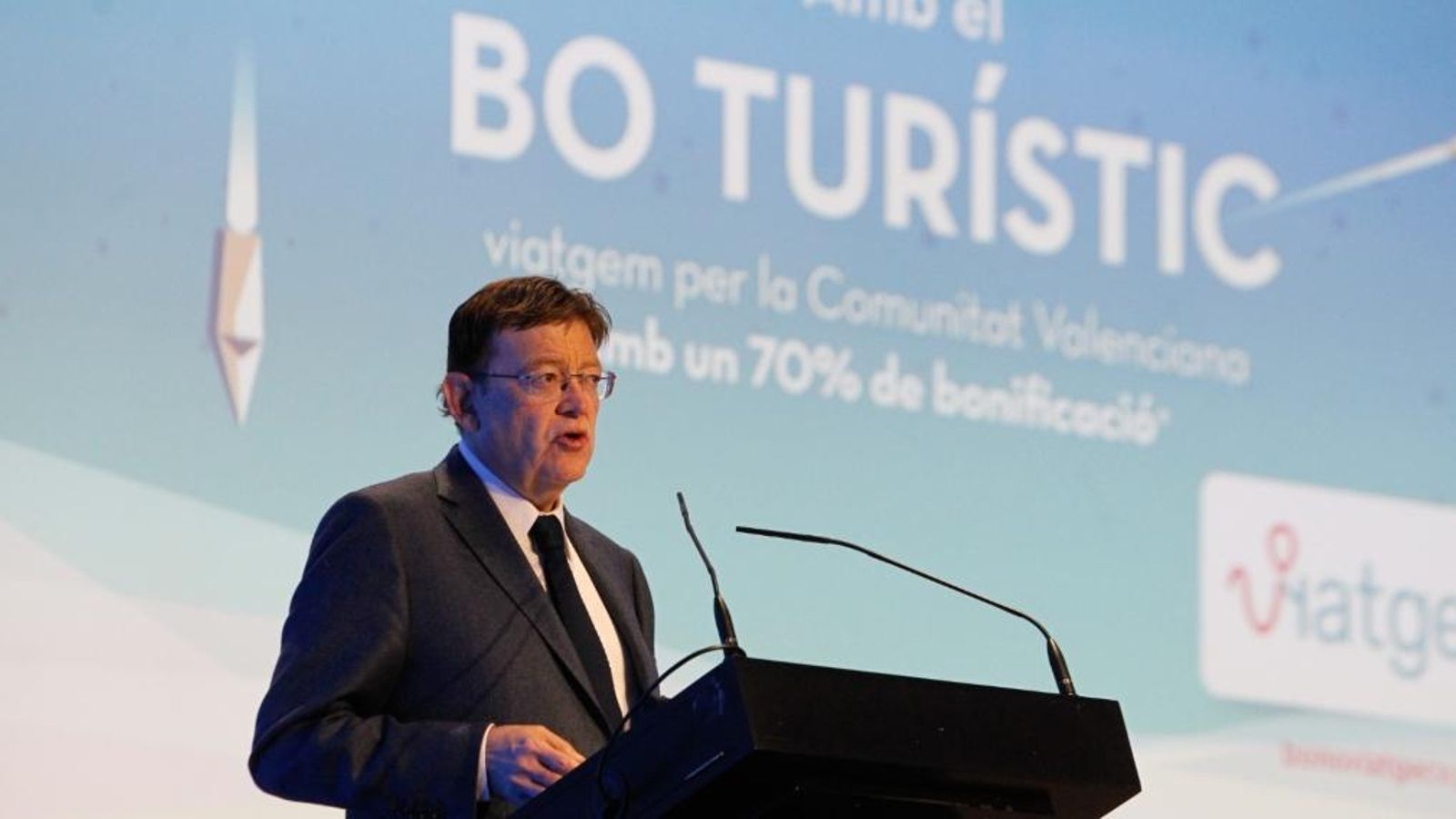 El president de la Generalitat, Ximo Puig, durant la presentació del bo viatge