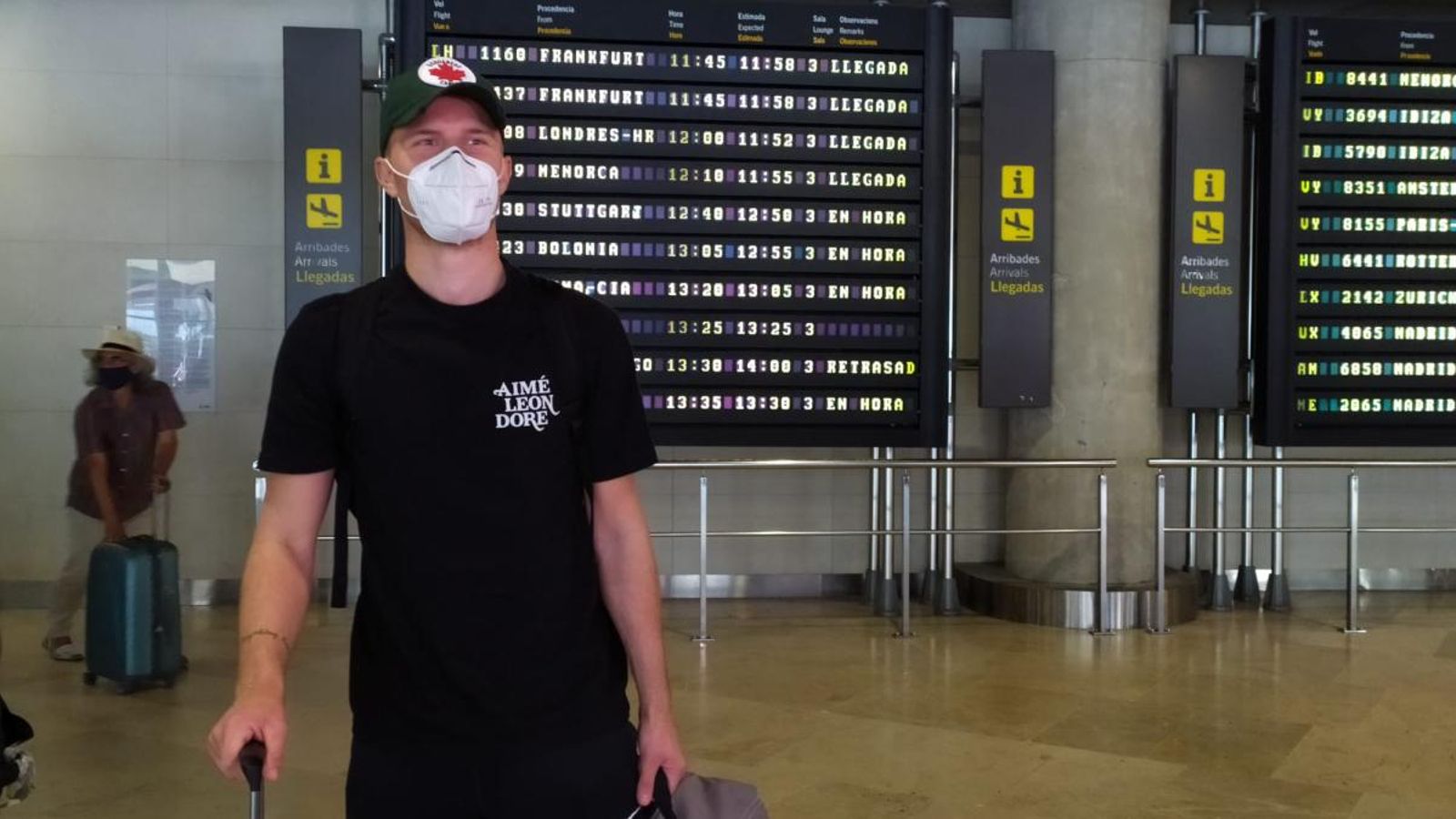 Martin Hermannsson, a l'aeroport de Manises