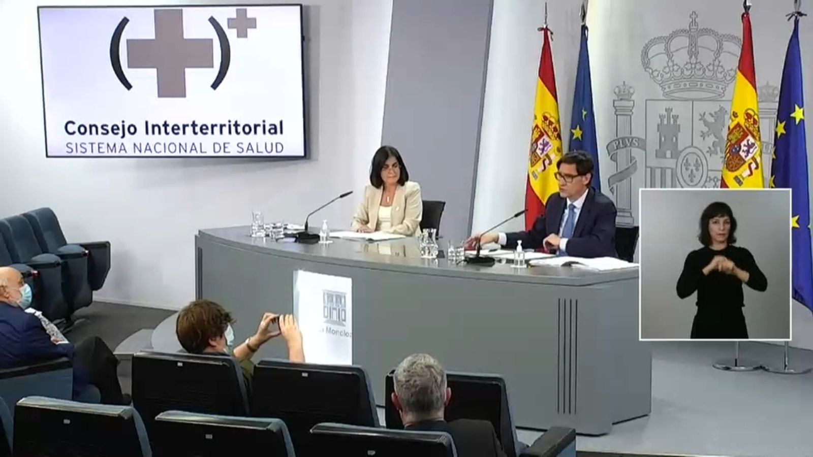 Illa descarta per ara el confinament domiciliari i demana temps per a avaluar les mesures actuals