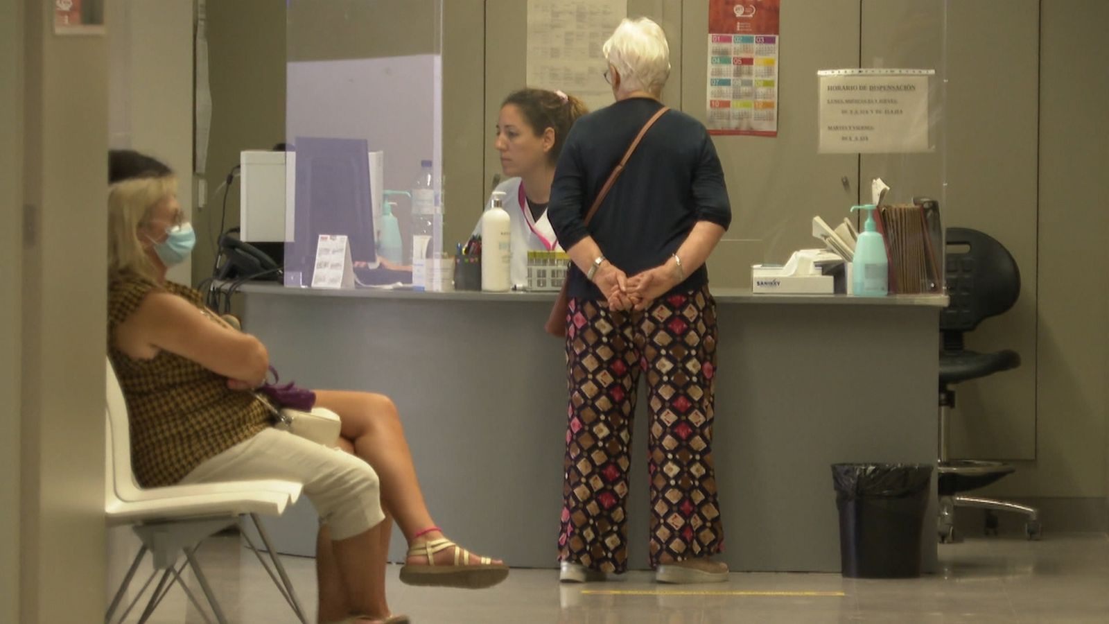 La mascareta torna als centres de salut per a frenar la incidència a l’alça d’infeccions respiratòries