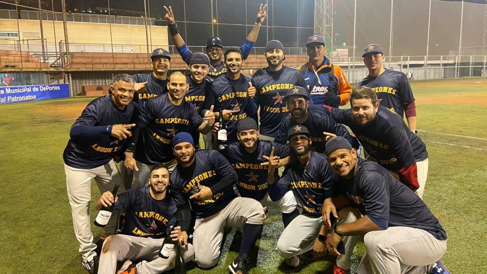 L'Astros celebra el títol de campió