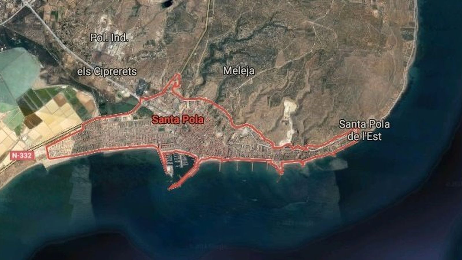 Detecten una pastera a Santa Pola amb 16 migrants a bord