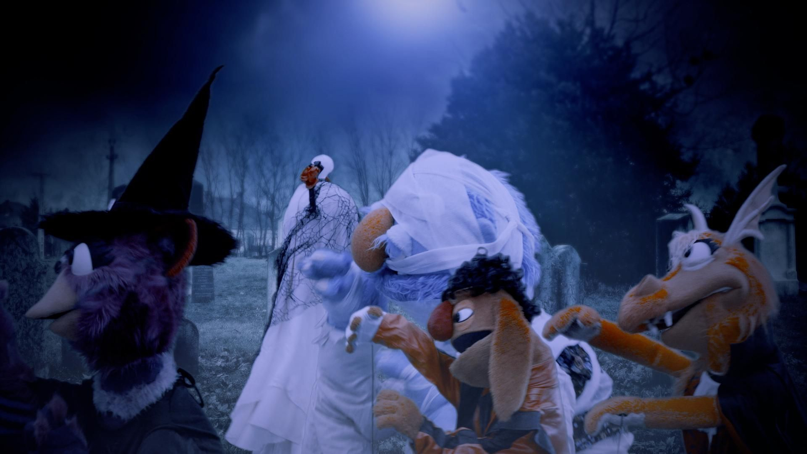 DJ BUTONI canta i balla "Nit de por"