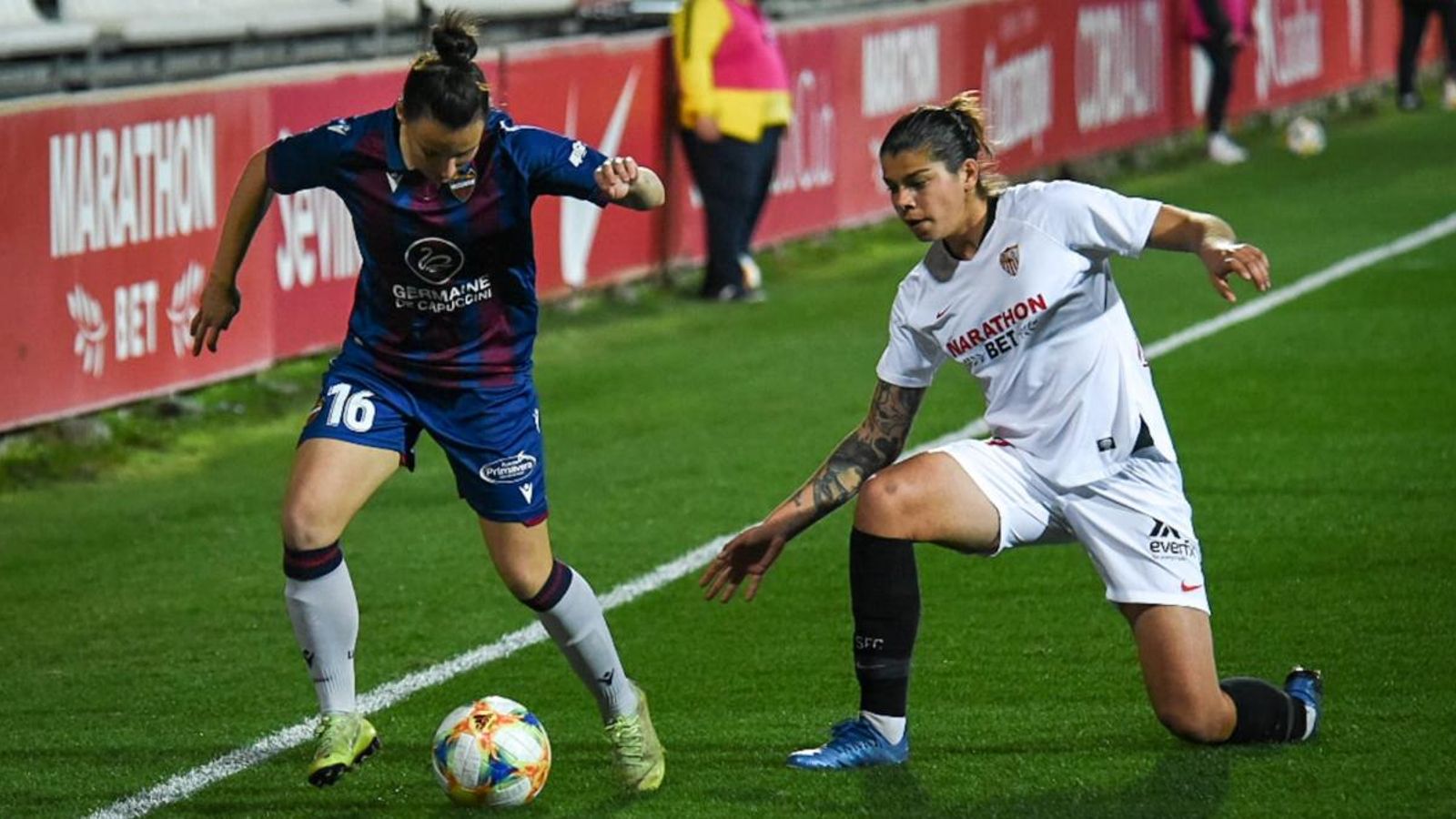 Un Sevilla molt efectiu ha tornat a apartar el Llevant UEF del somni de la Copa de la Reina