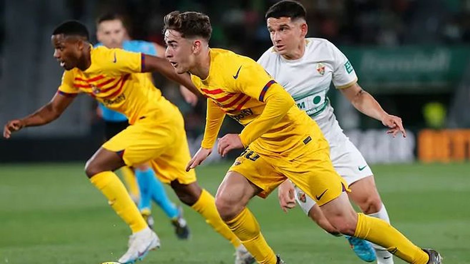 Gavi en el partit contra l'Elx